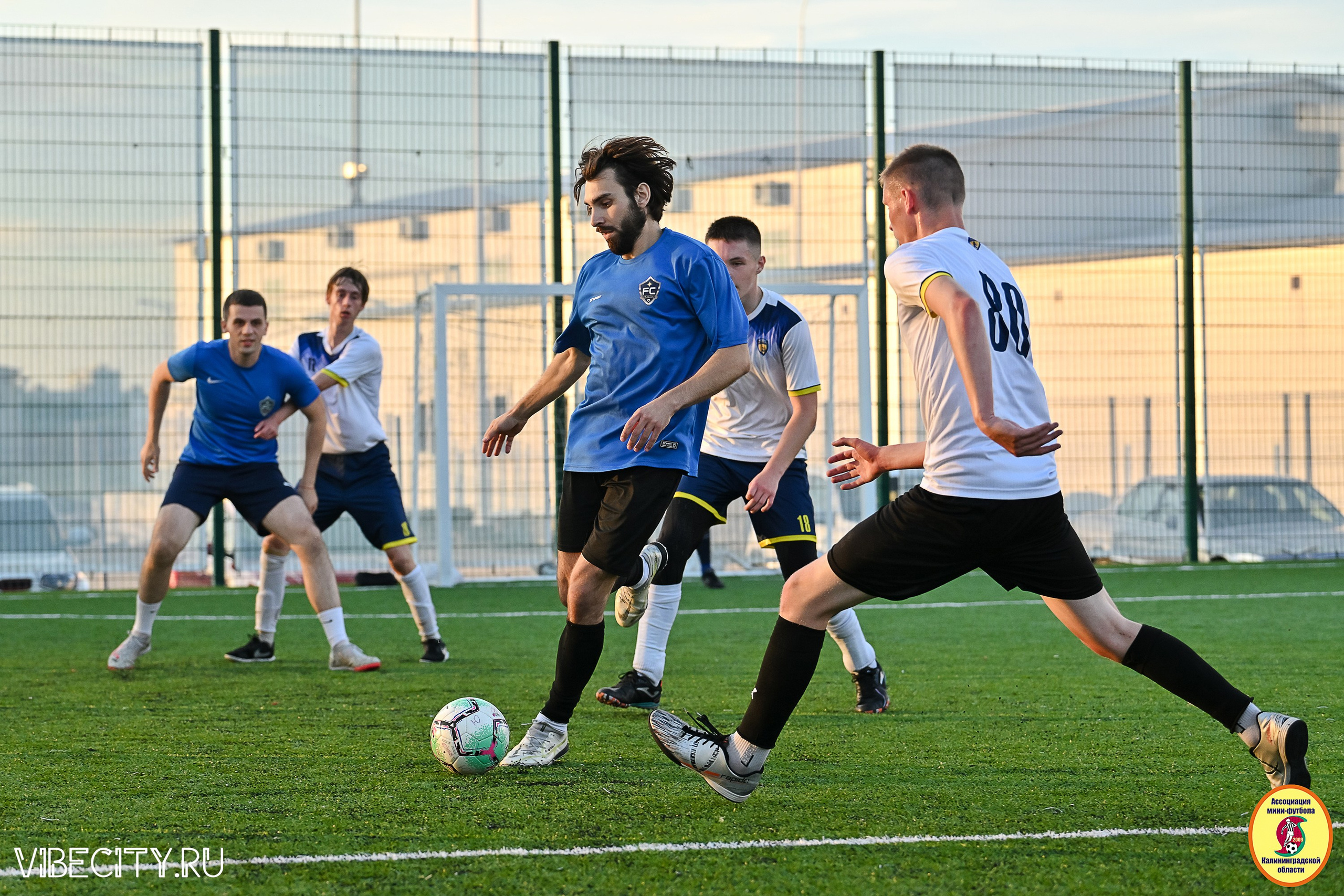 ИГРЫ МИНИ-ФУТБОЛЬНОЙ И КОРПОРАТИВНОЙ ЛИГИ. VIBECITY.RU Вайб Сити Ру Фоторепортажи Фотоотчеты Калининград
