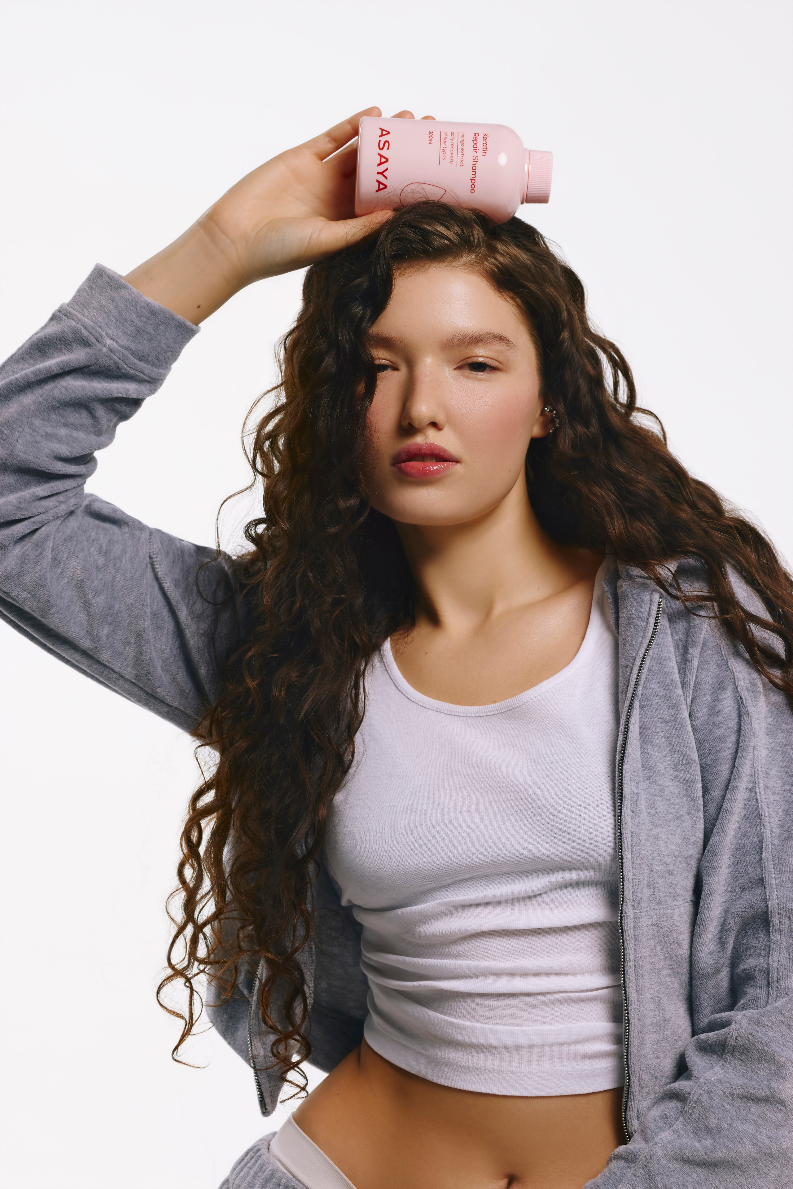 ASAYA: the big care catalog. Я Саша, креативный продюсер и арт-директор из Москвы. Придумываю, собираю и запускаю визуальные проекты