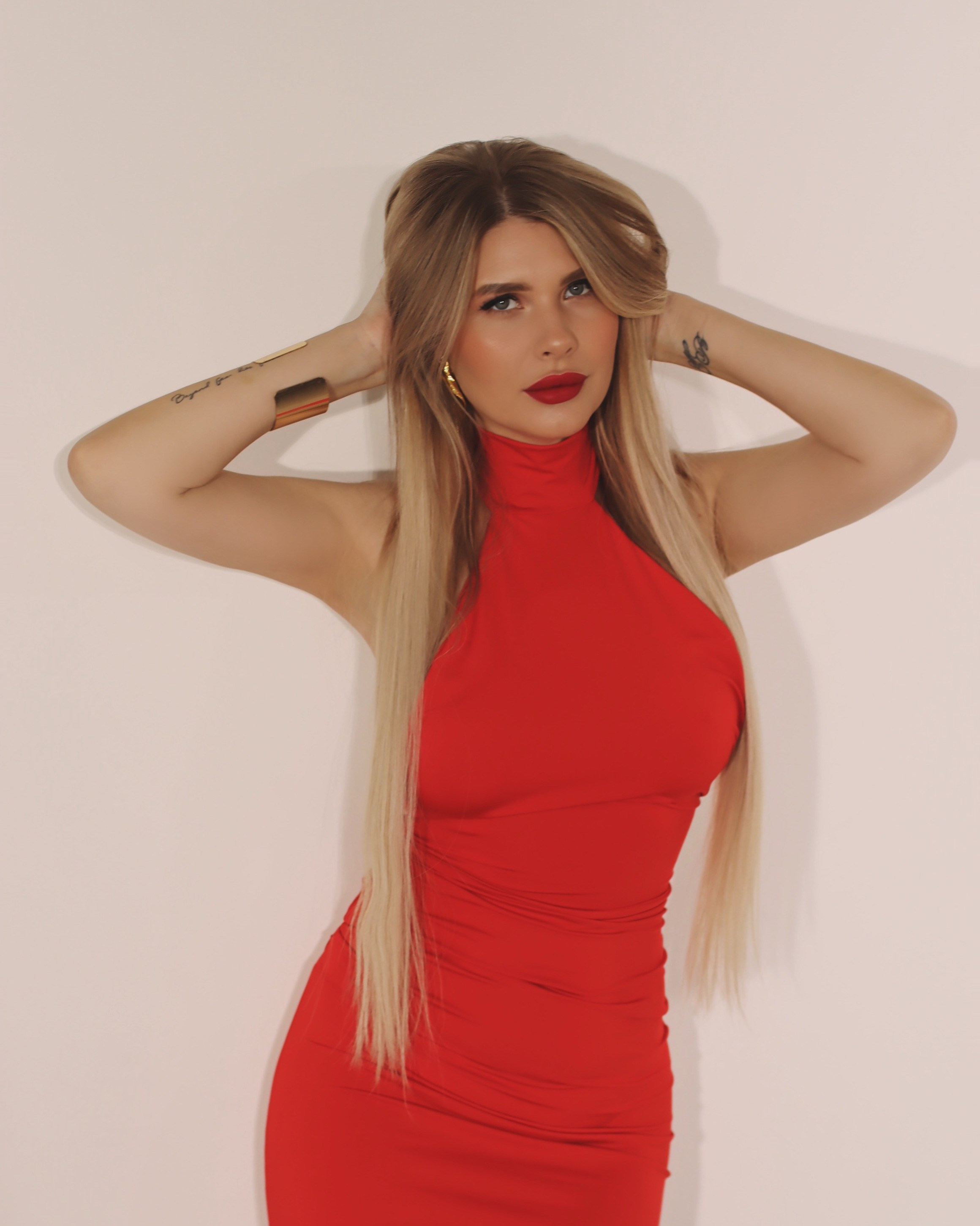 Контент-мейкер и лайф-терапевт