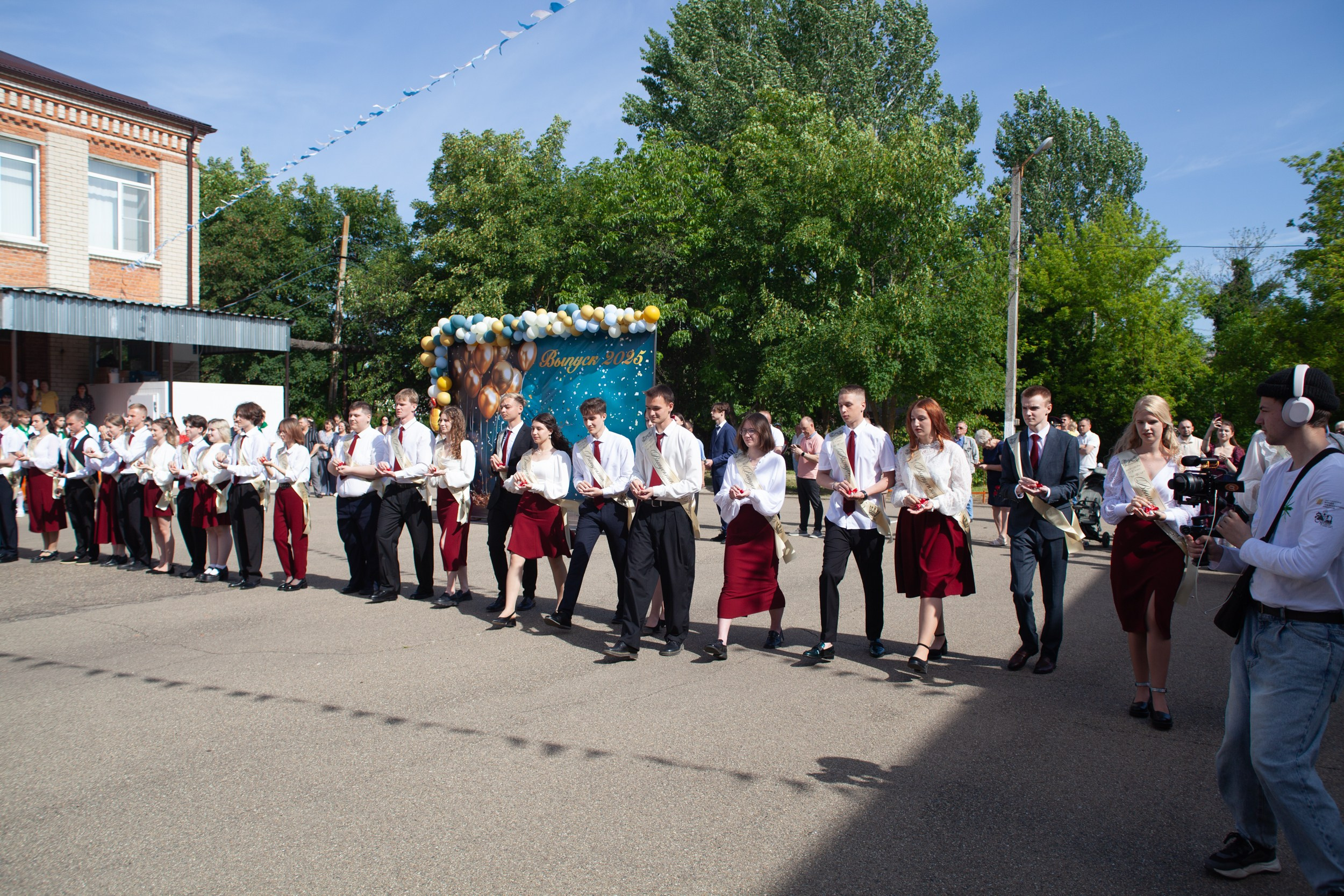 Последний звонок в Десяточке