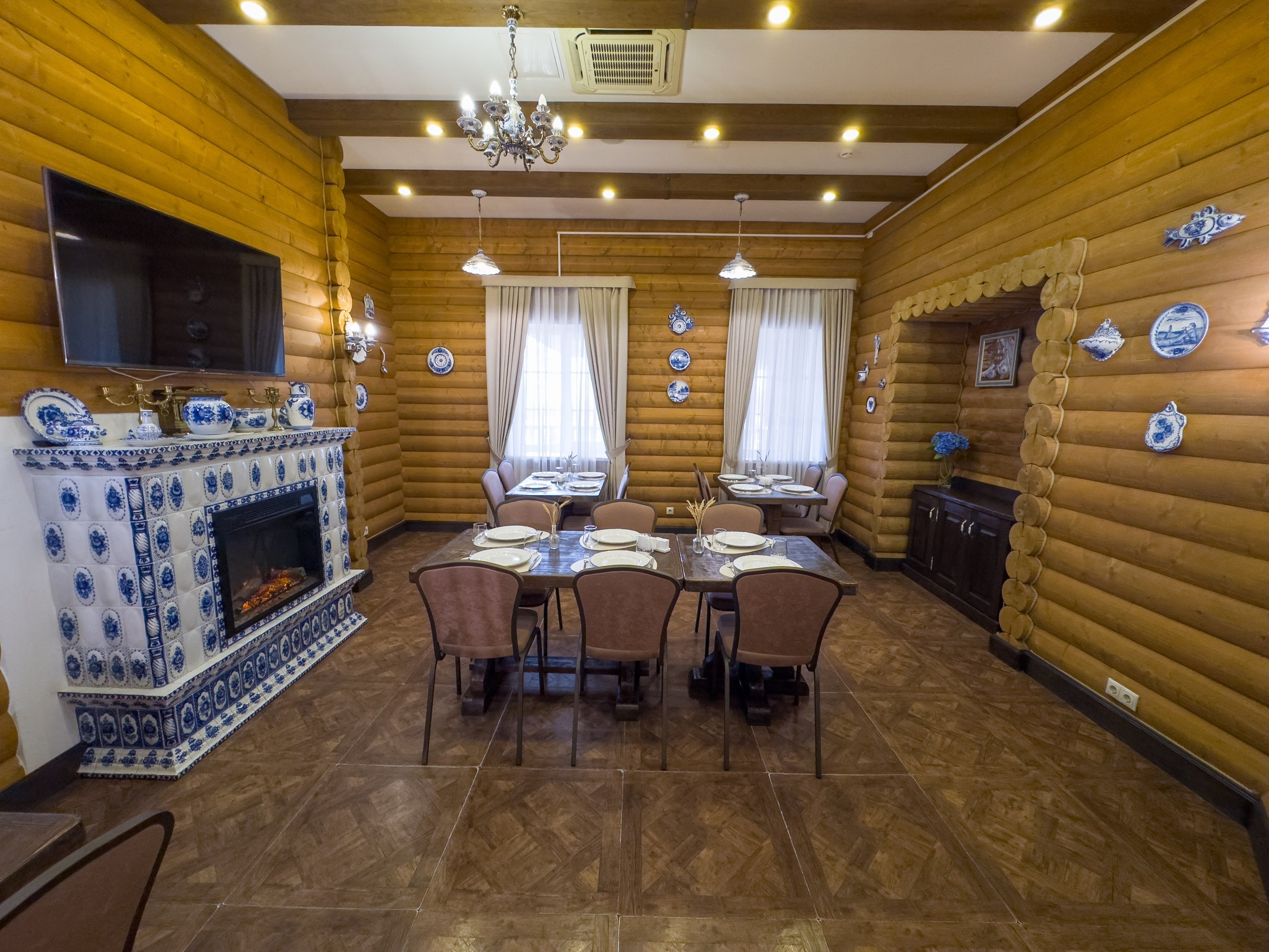 Банкетный зал «Гжель», ресторана «Дача ". Фотограф в Оренбурге. Профессиональный фотограф