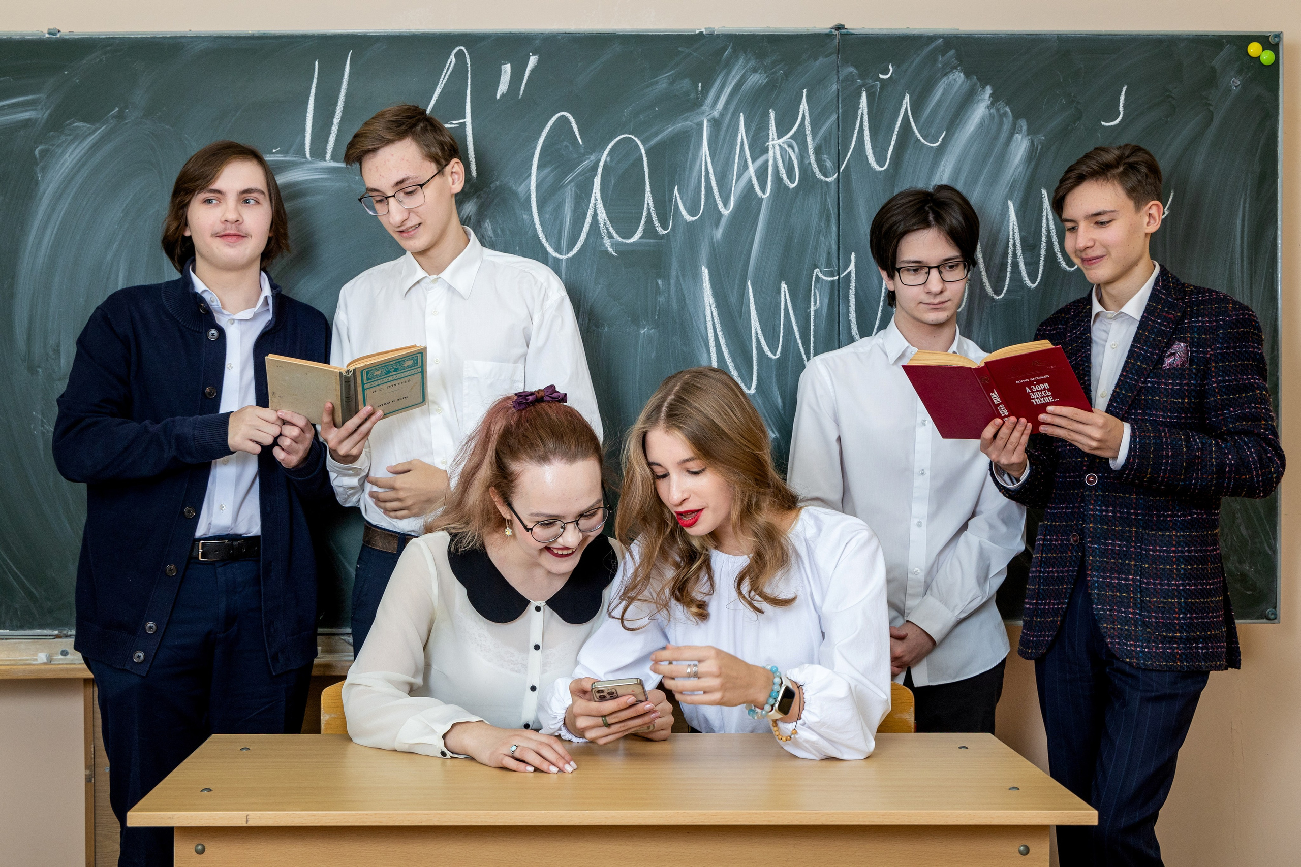 СТАРШАЯ ШКОЛА. Выпускные альбомы Москва Московская область Ирина Чугайнова