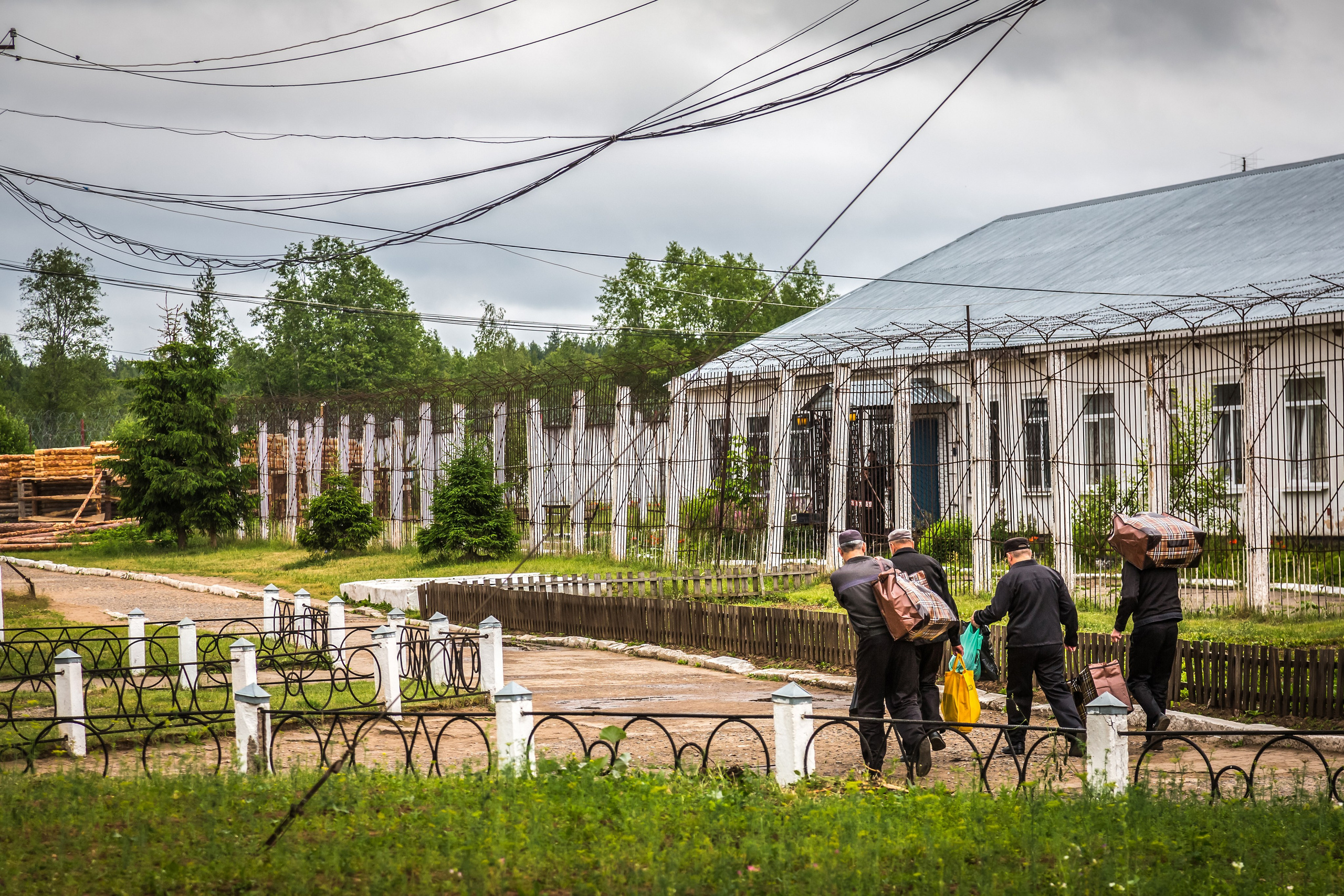 СВЯЗАННЫЕ ОДНОЙ ЗОНОЙ. Контакты