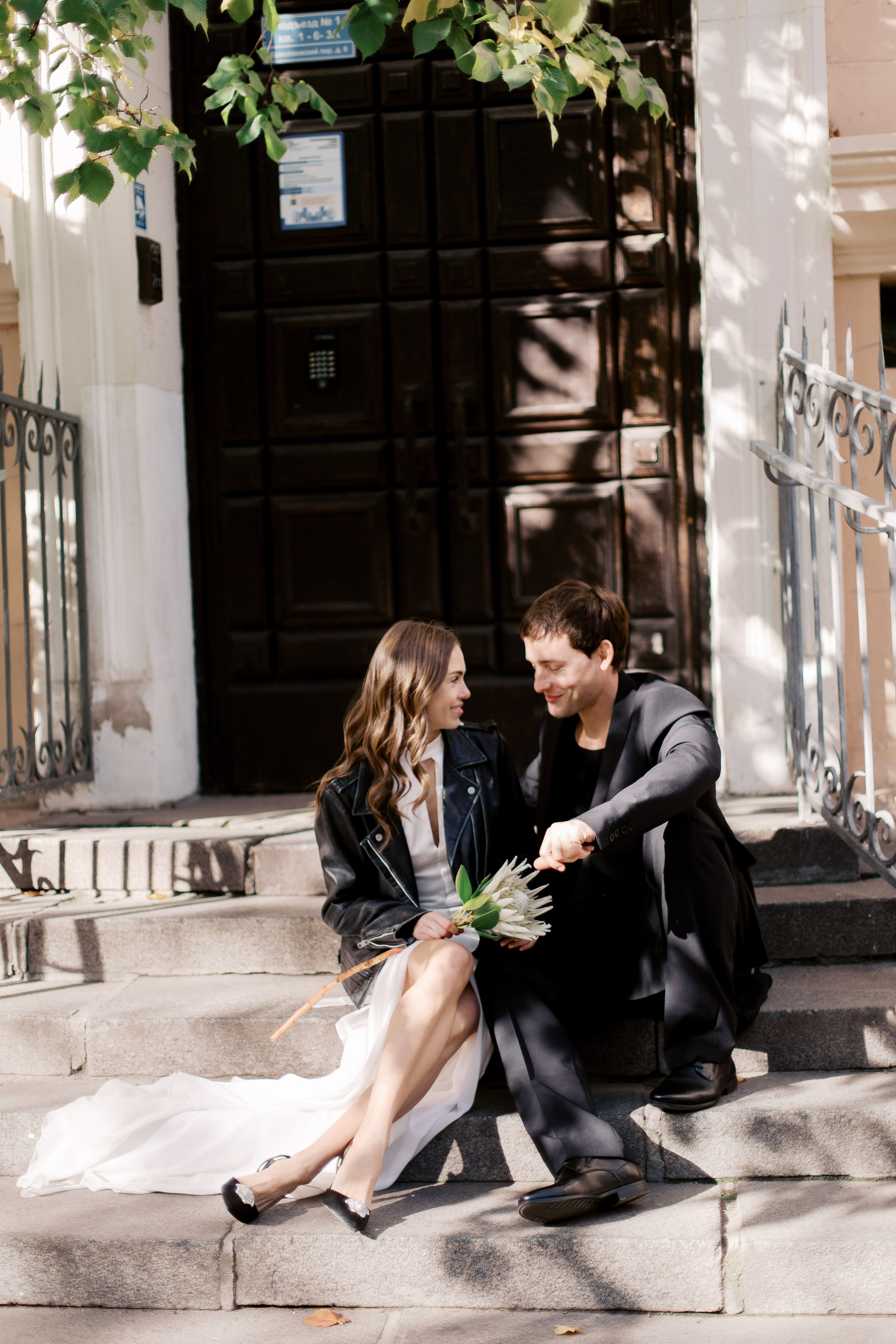 Свадебная прогулка по Патриаршим Прудам, свадебный фотограф Москва