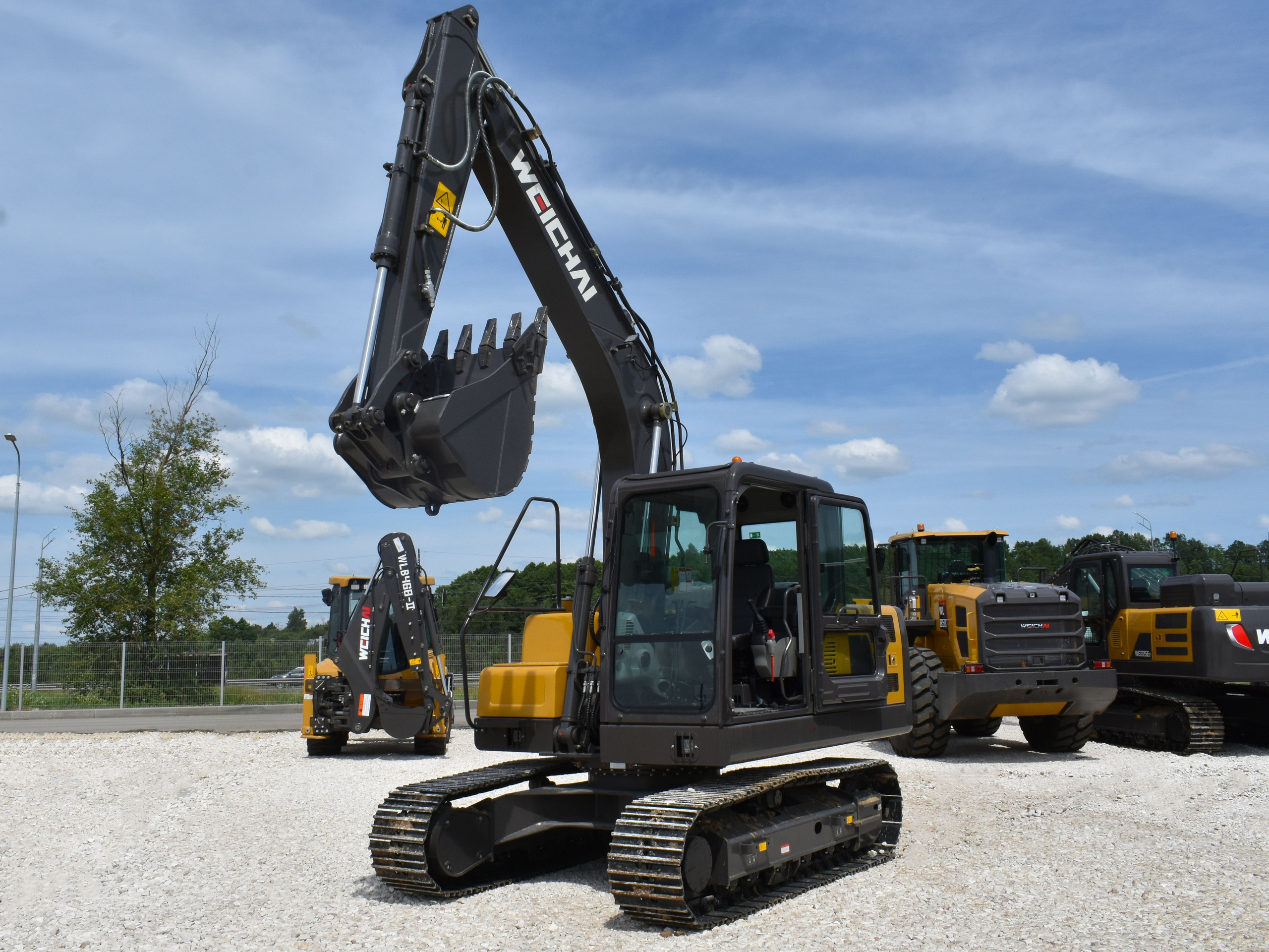 Фото гус.экс Weheavy WE130E2-H. Продажа и обслуживание грузовой техники и спецтехники в г. Новосибирск компания СТИ