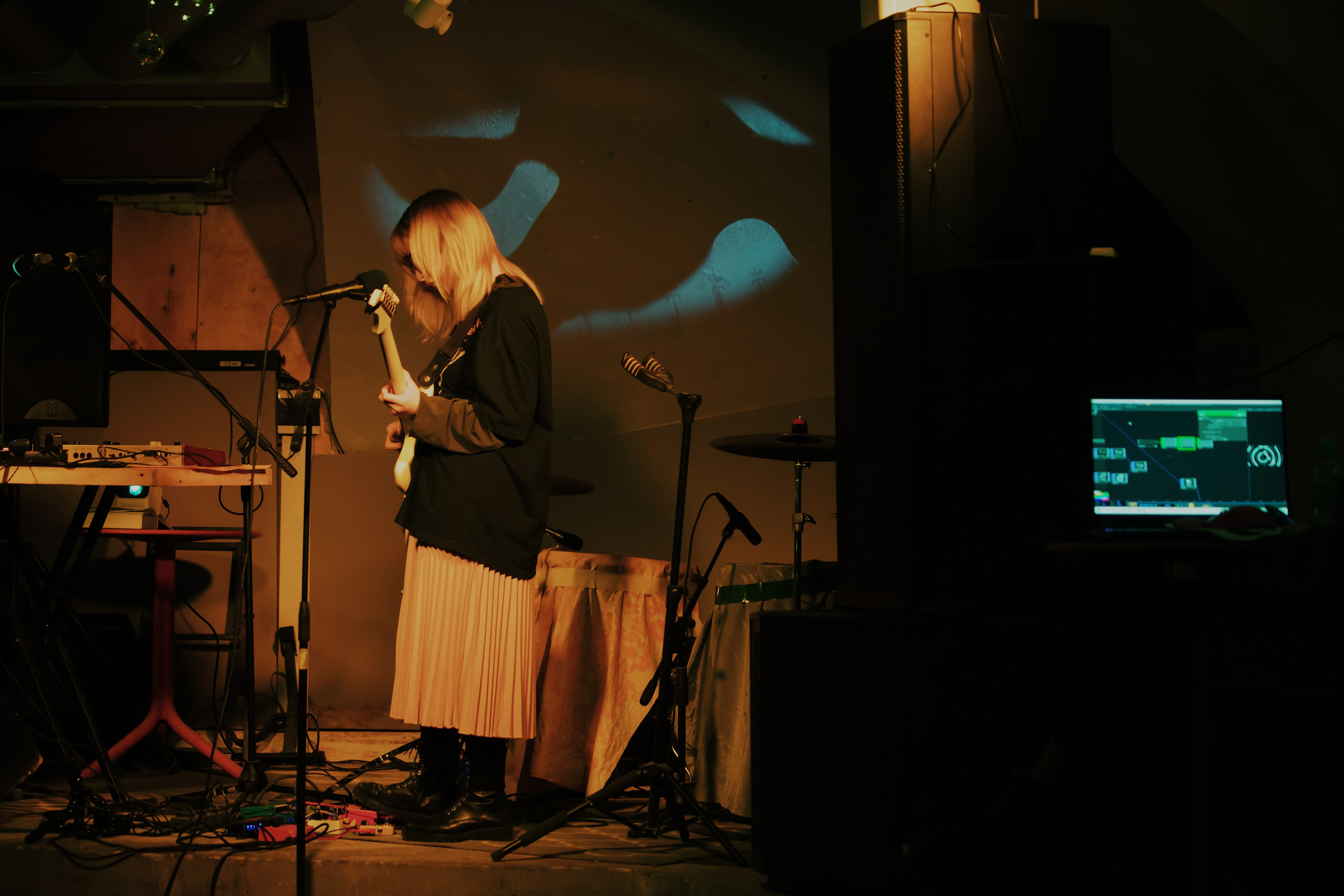 Видишь, я всё ещё здесь 🎛️. Миша Печёнкин | фотография