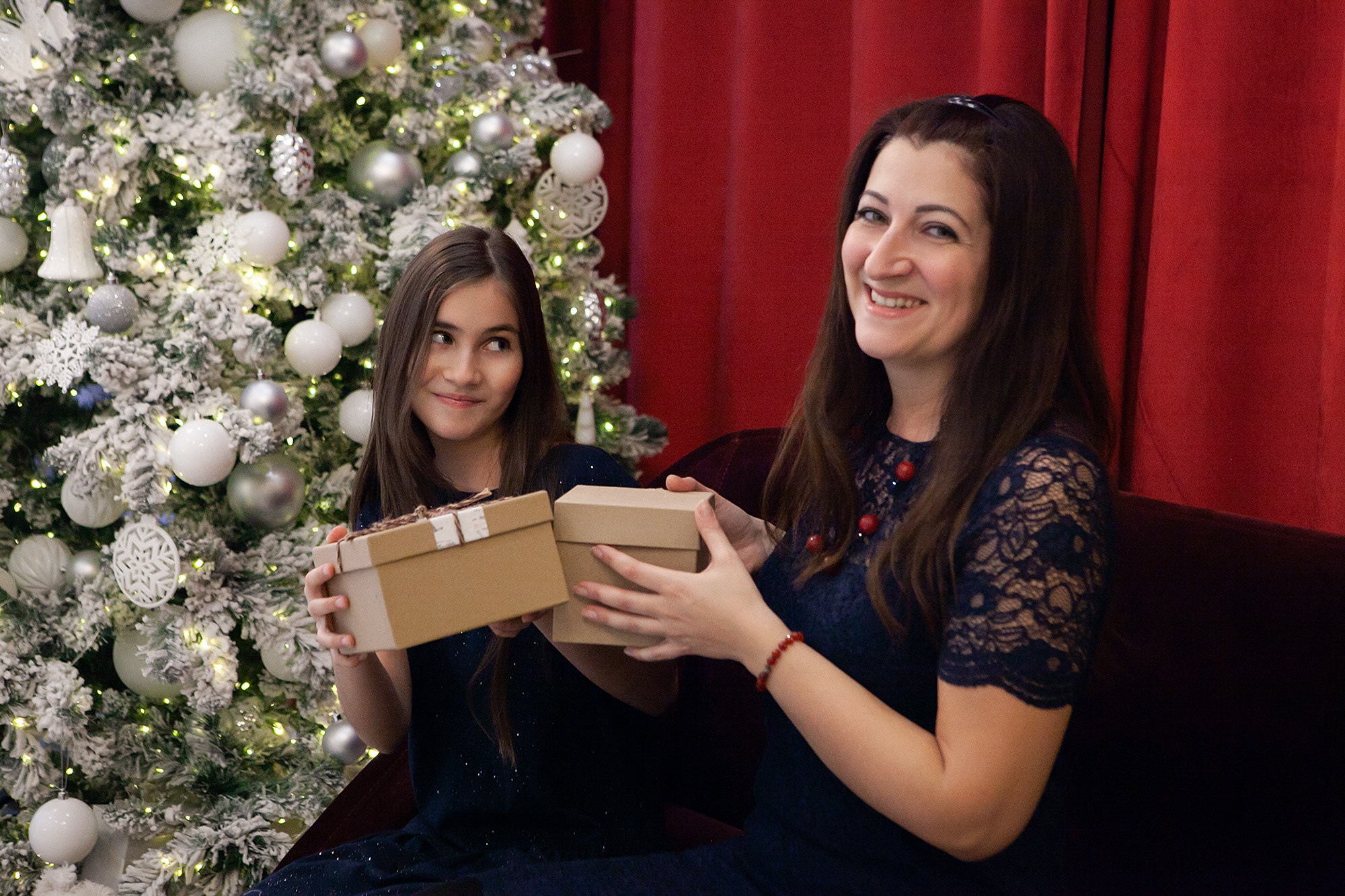 Новогодняя фотосессия мамы с дочкой. Детский и семейный фотограф в Москве СВАО Екатерина Алалыкина