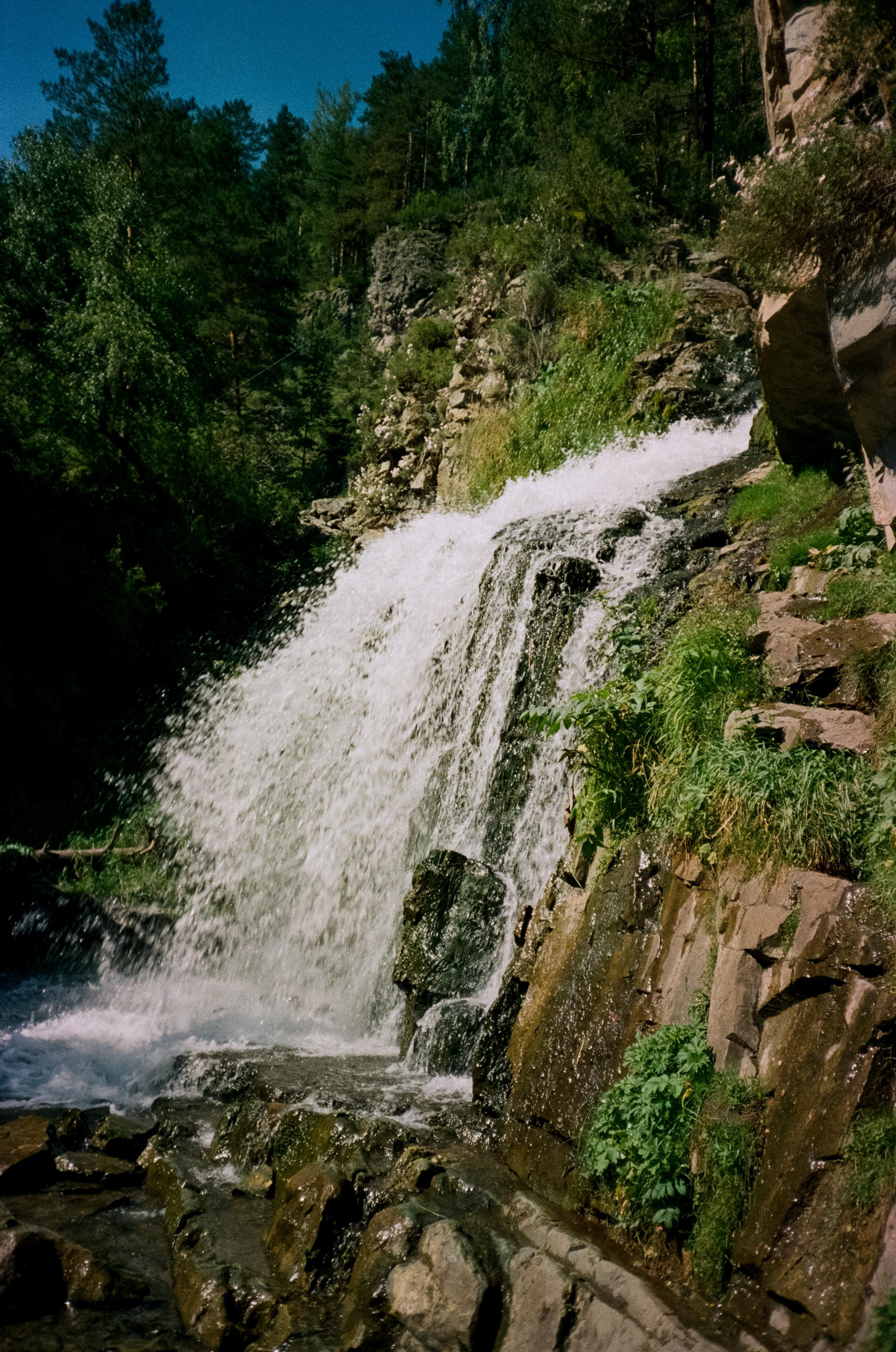 Камышлинский водопад / Canon 11 World Cup 1994 / Kodak Color 400