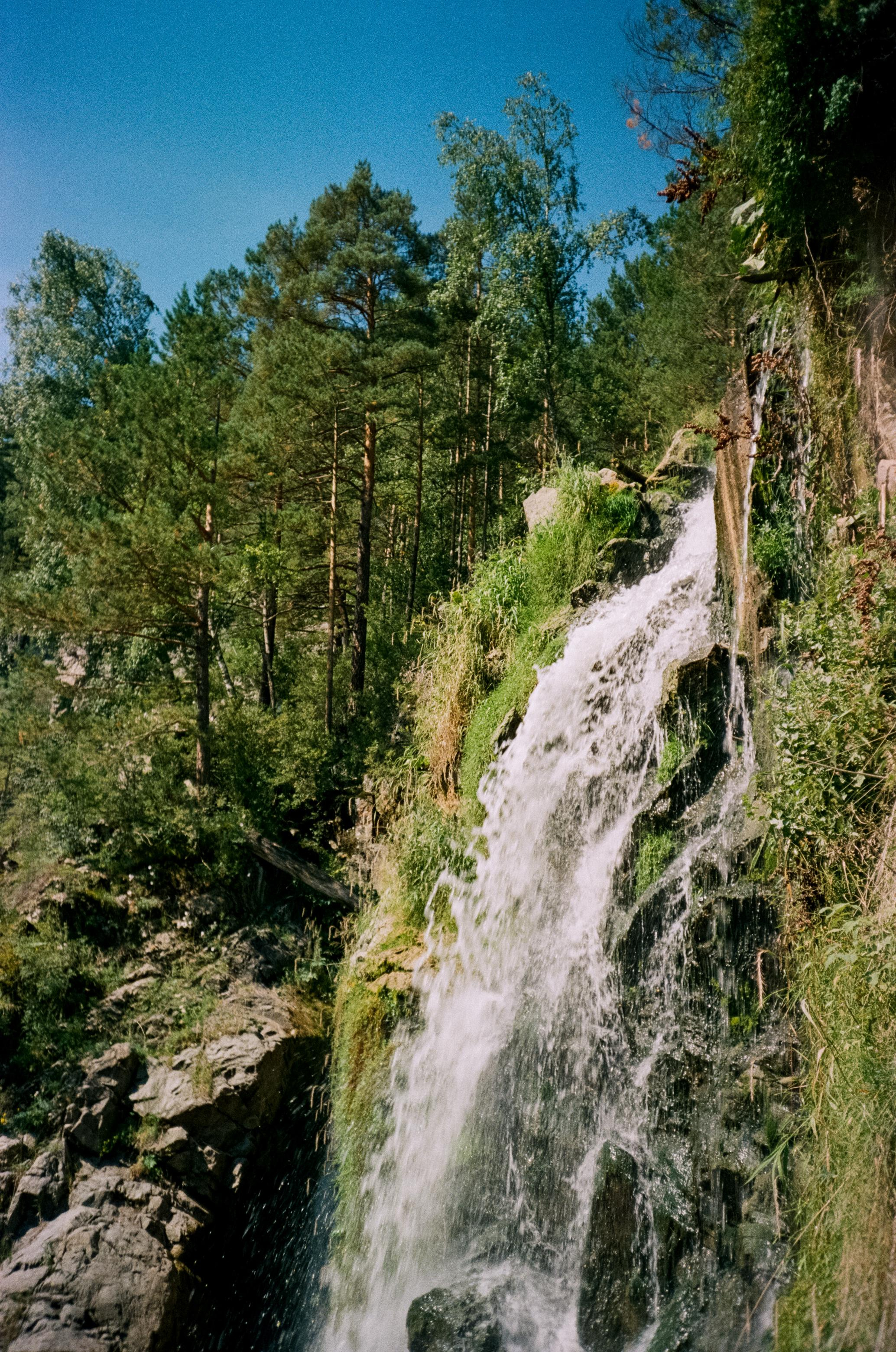 Камышлинский водопад / Canon 11 World Cup 1994 / Kodak Color 400