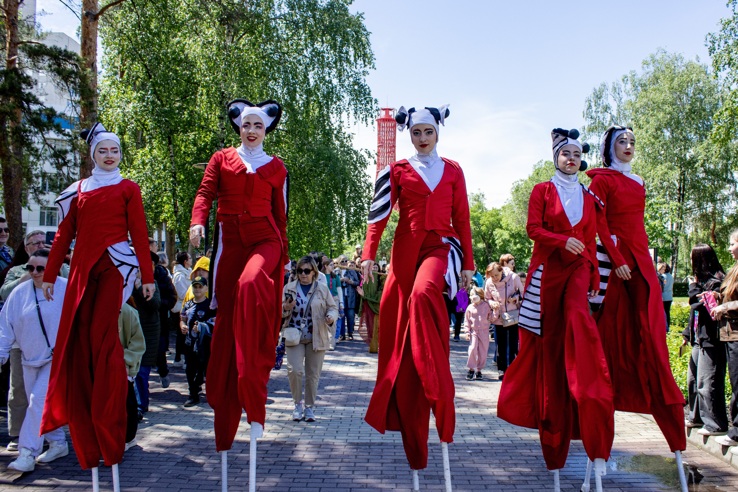 Street Theatre Parade / Platonov Fest, Voronezh. Photographer Natalia Mershina