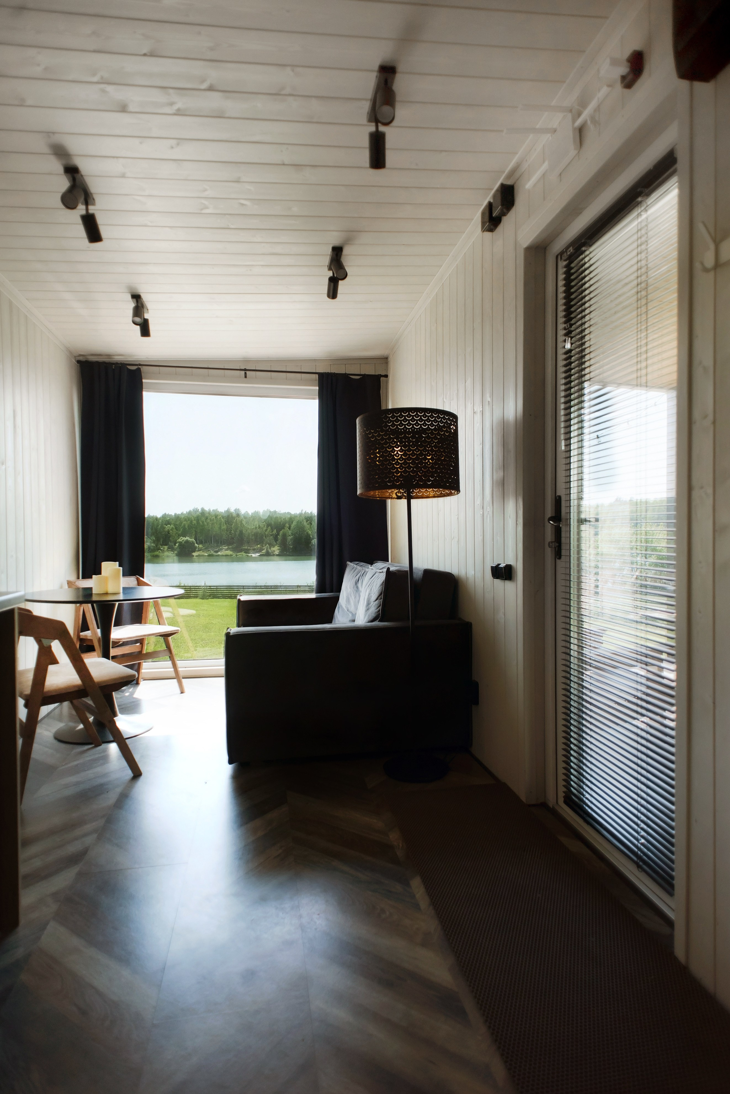 Глэмпинг. Аренда дома для отдыха в Брянске. Банный чан, зона BBQ. Дом на озере в Брянске. Отдых Брянск