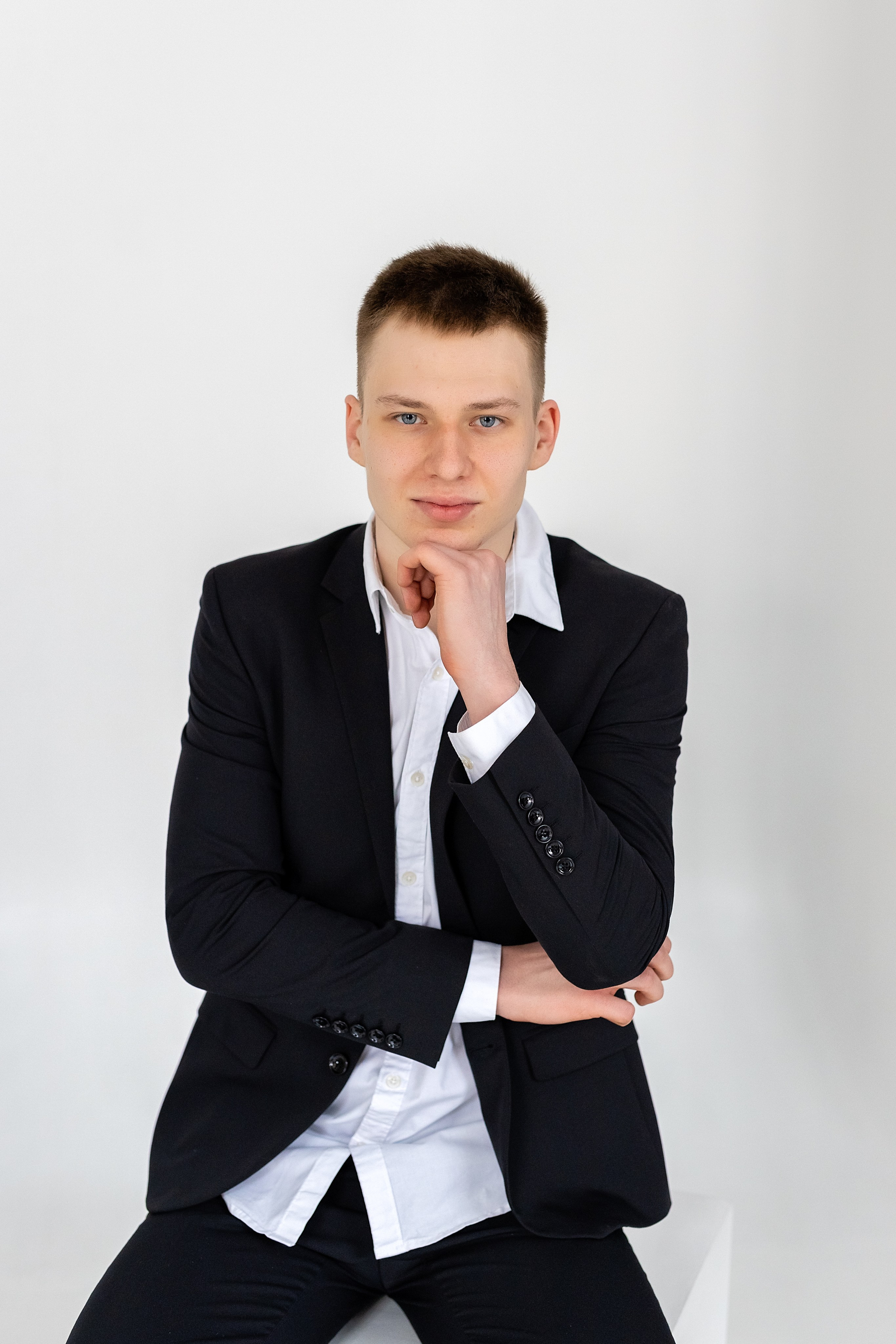 Выпускной альбом Владивосток 11 класс. Стильный выпускной альбом Владивосток фотограф Вероника Мигачева