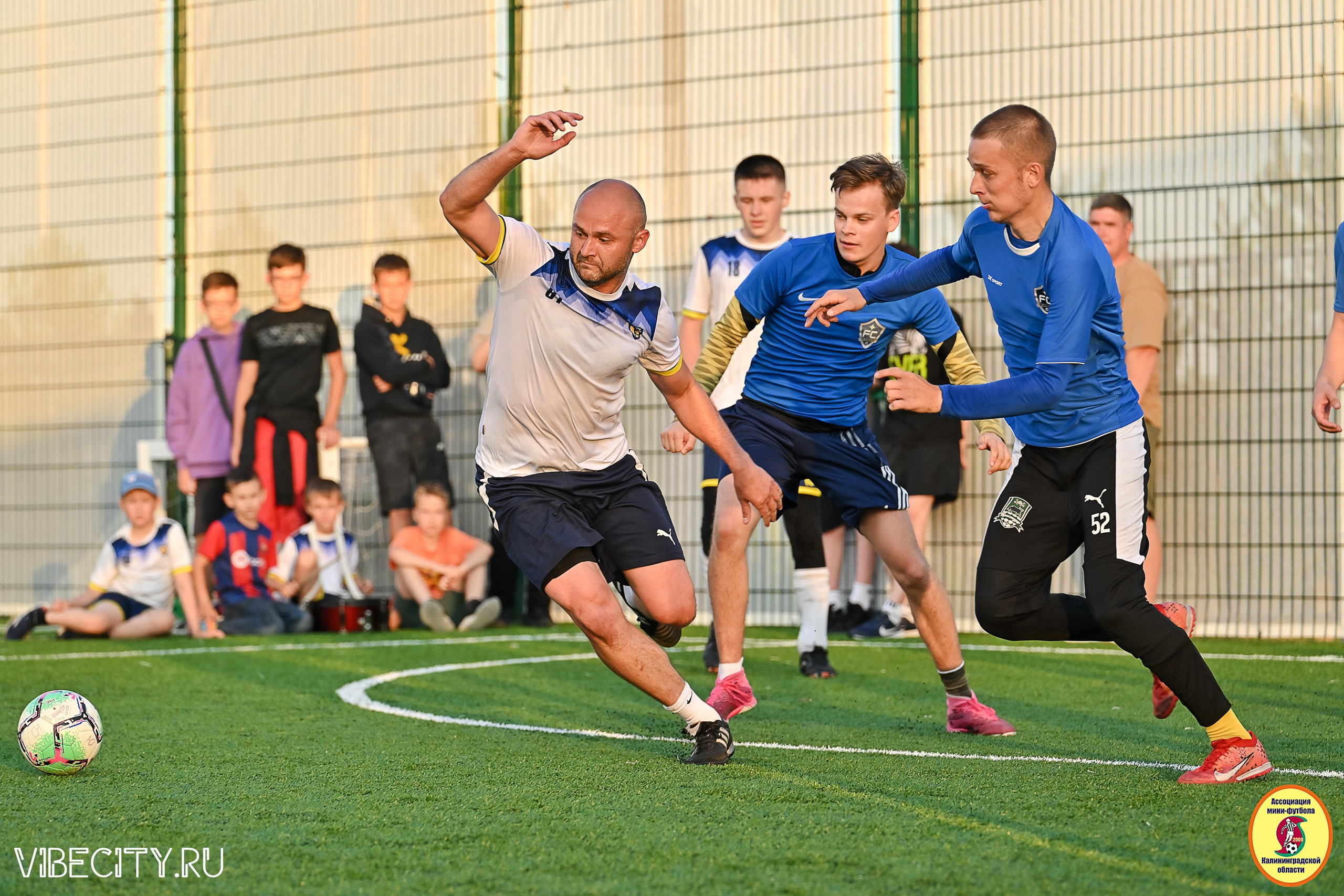 ИГРЫ МИНИ-ФУТБОЛЬНОЙ И КОРПОРАТИВНОЙ ЛИГИ. VIBECITY.RU Вайб Сити Ру Фоторепортажи Фотоотчеты Калининград
