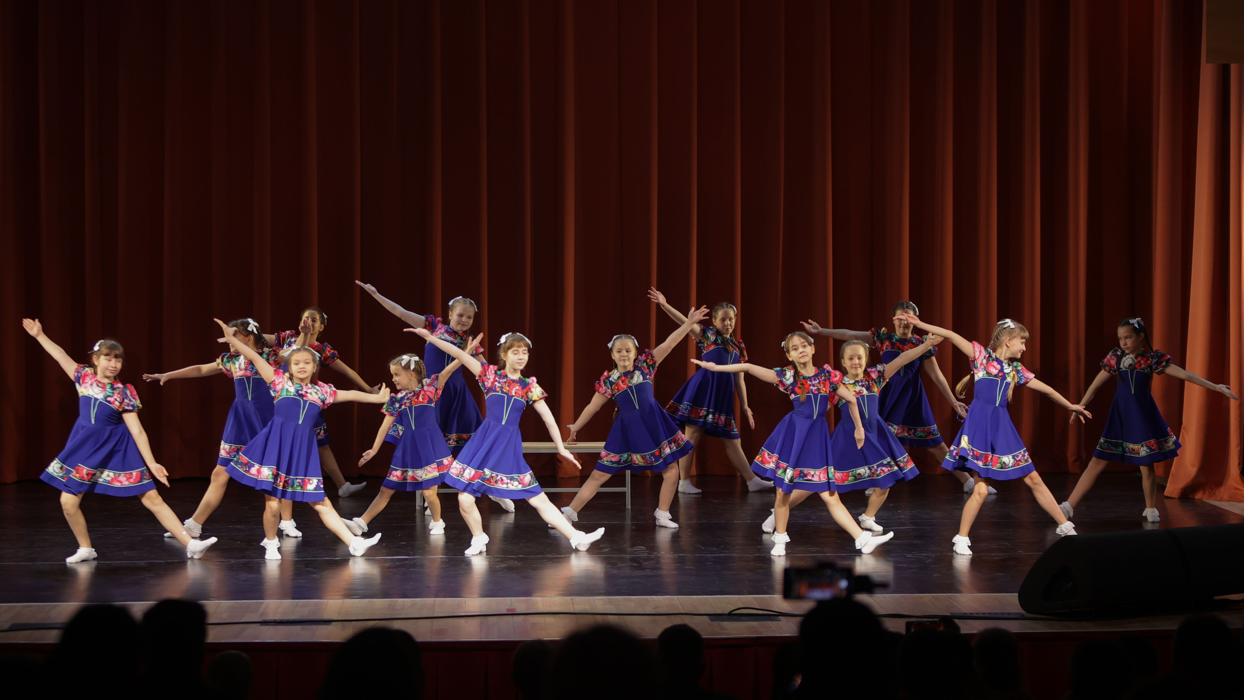 Фестиваль хореографического искусства «КУБОК ЛЕГЕНДЫ — 2025». Выпускные альбомы и школьный фотограф в Подольске, Троицке, Щербинке, Москве и Московской области