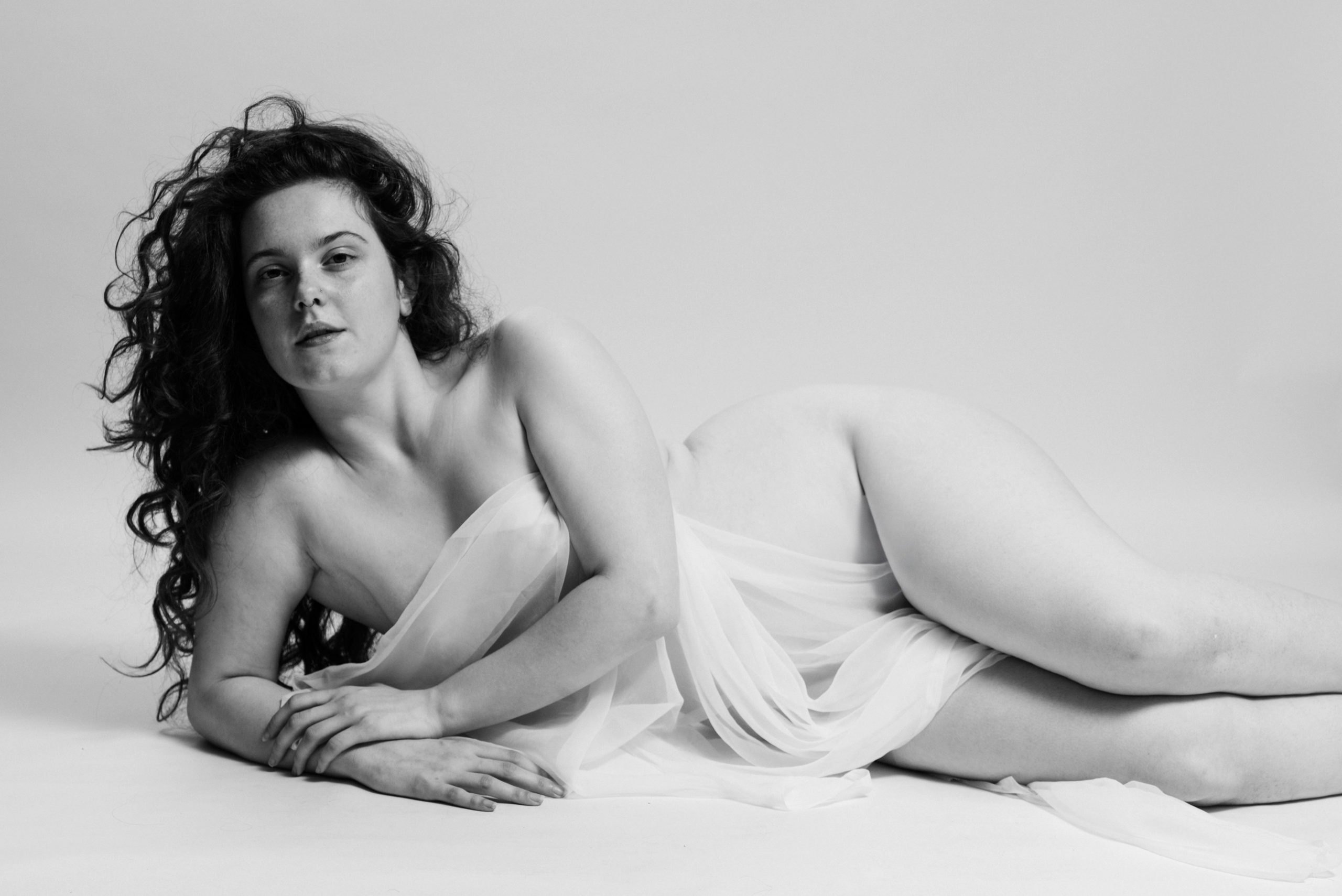 Boudoir Photographer London — Empowering & Mindful Boudoir | Anasta Fo