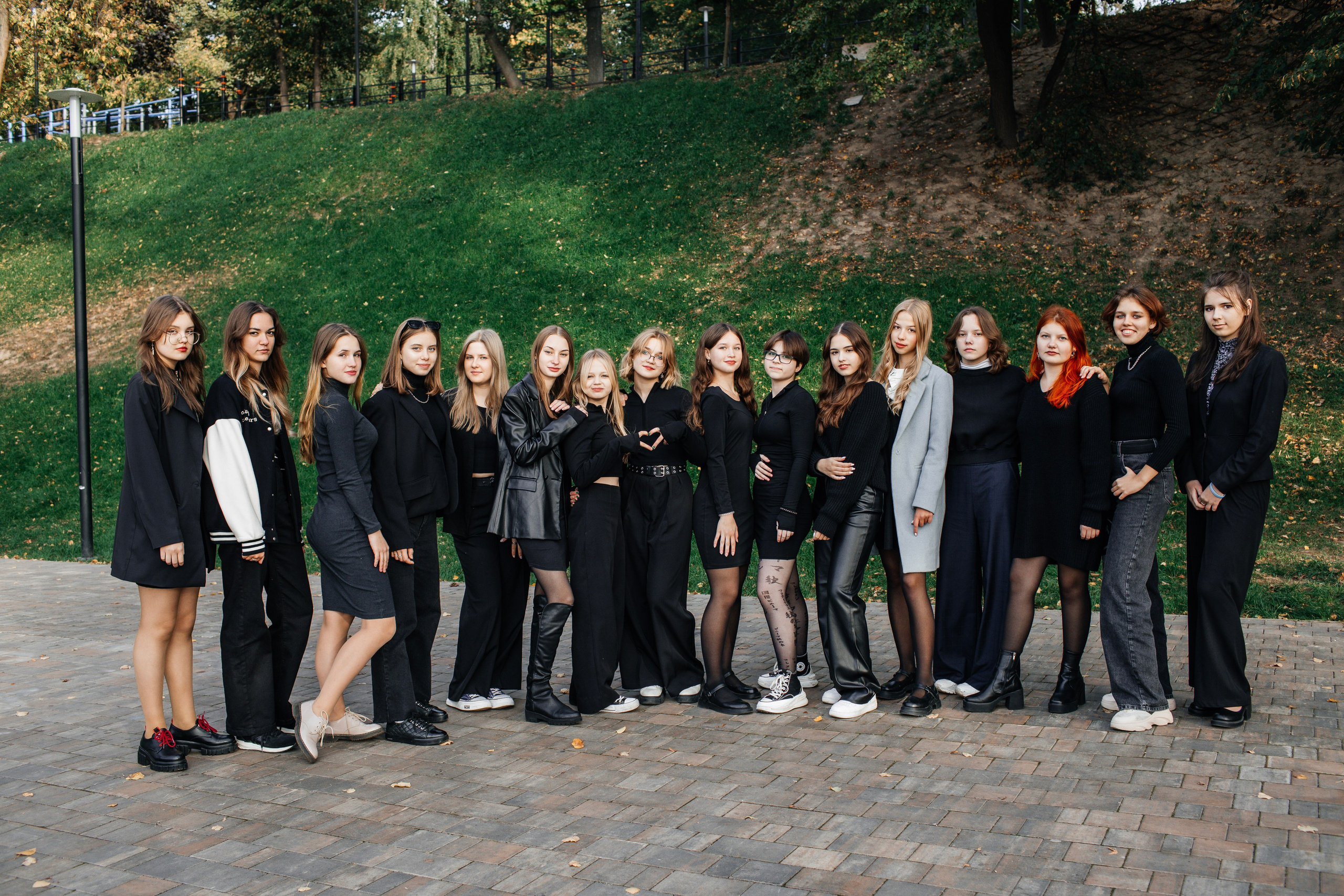 Фотосессия для выпускного альбома в парке Им. Талалихина. Выпускные альбомы в Подольске Москве и МО