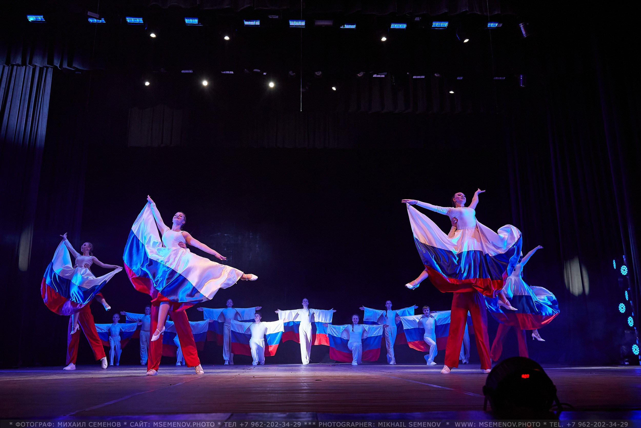 АНОНС фоторепортажа «Танцуй вопреки…» Танцевальный клуб «Априори». Фотограф, фотопроекты Михаила Семенова в Ярославле. Фотошкола