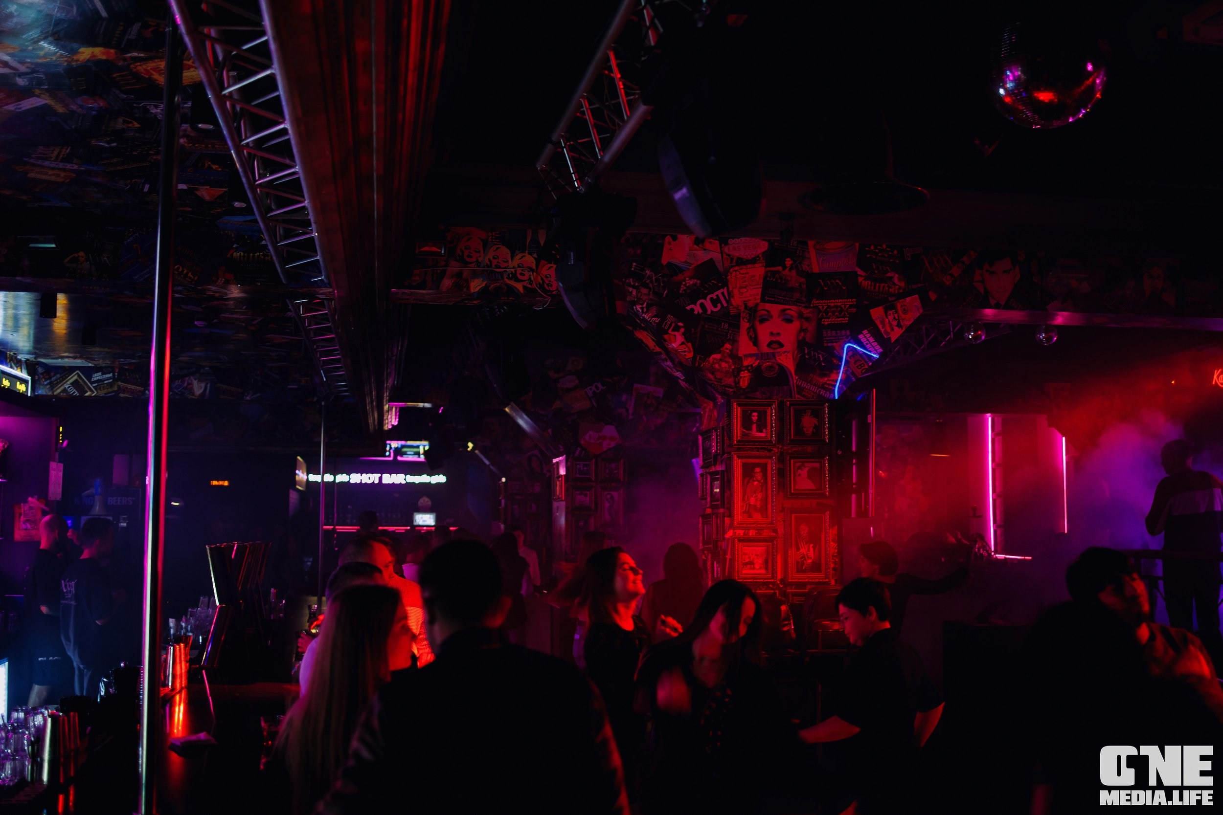 Фоторепортаж из бара XxxX. One Media Life: фоторепортажи, фотоотчеты с мероприятий и заведений