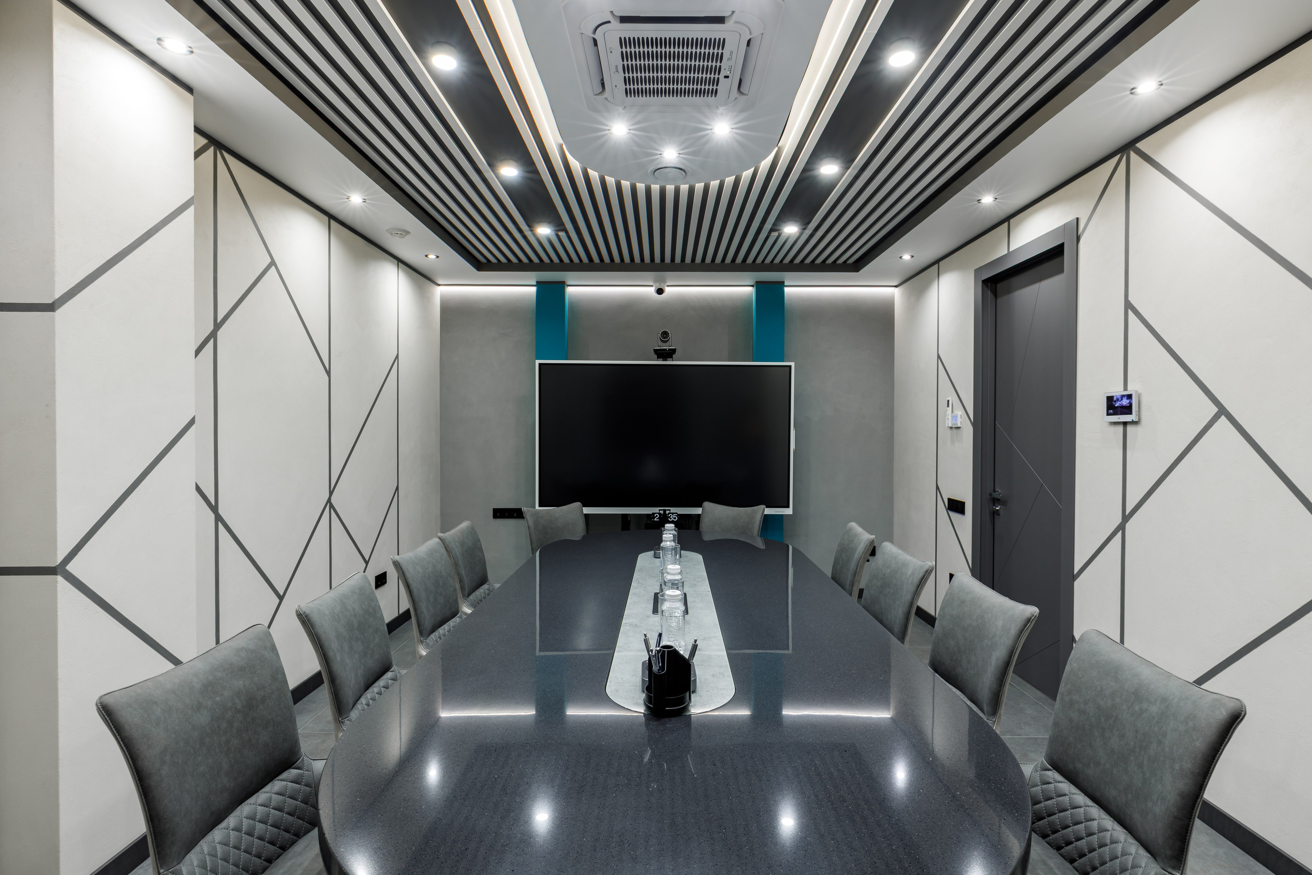 Съемка офиса и сотрудников для сайта компании. Интерьерный, предметный и контент фотограф в Иркутске Наталья Карпова