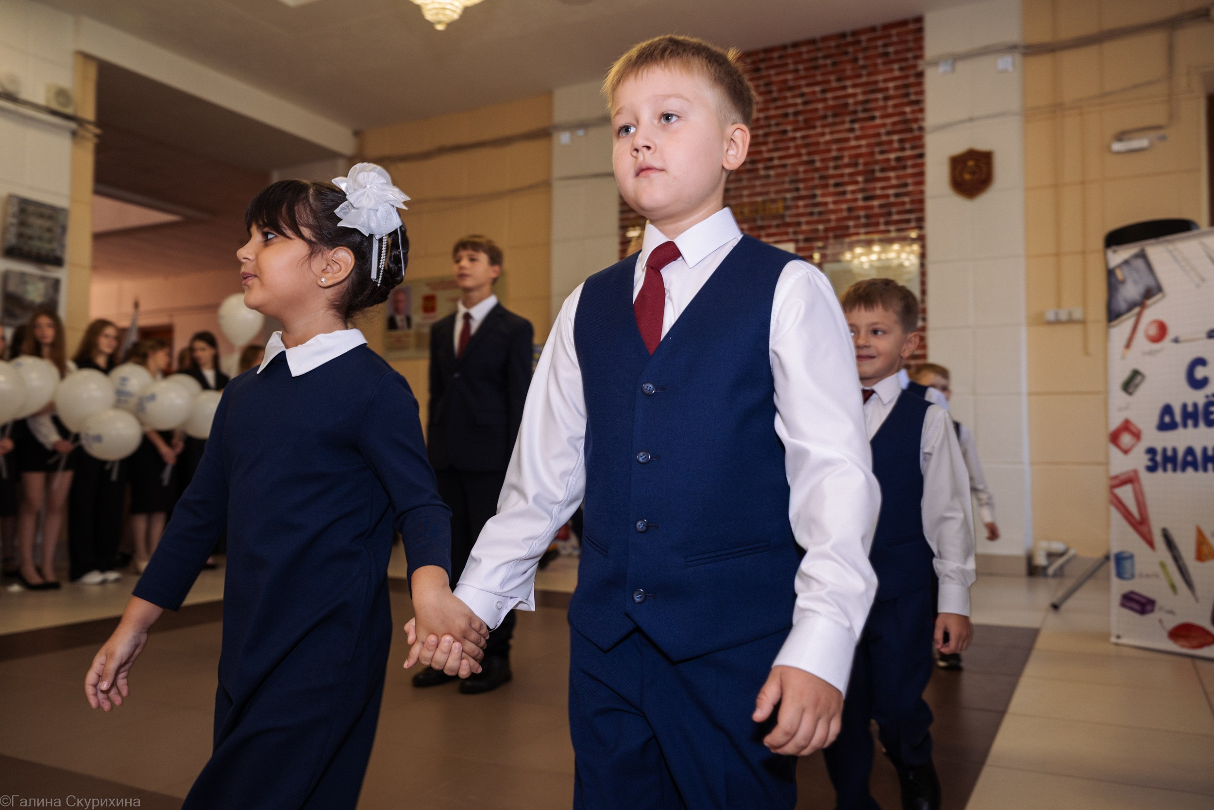 1 сентября в 30й гимназии г. Иваново. Семейный детский фотограф на крещение, венчание в Иваново Галина Скурихина
