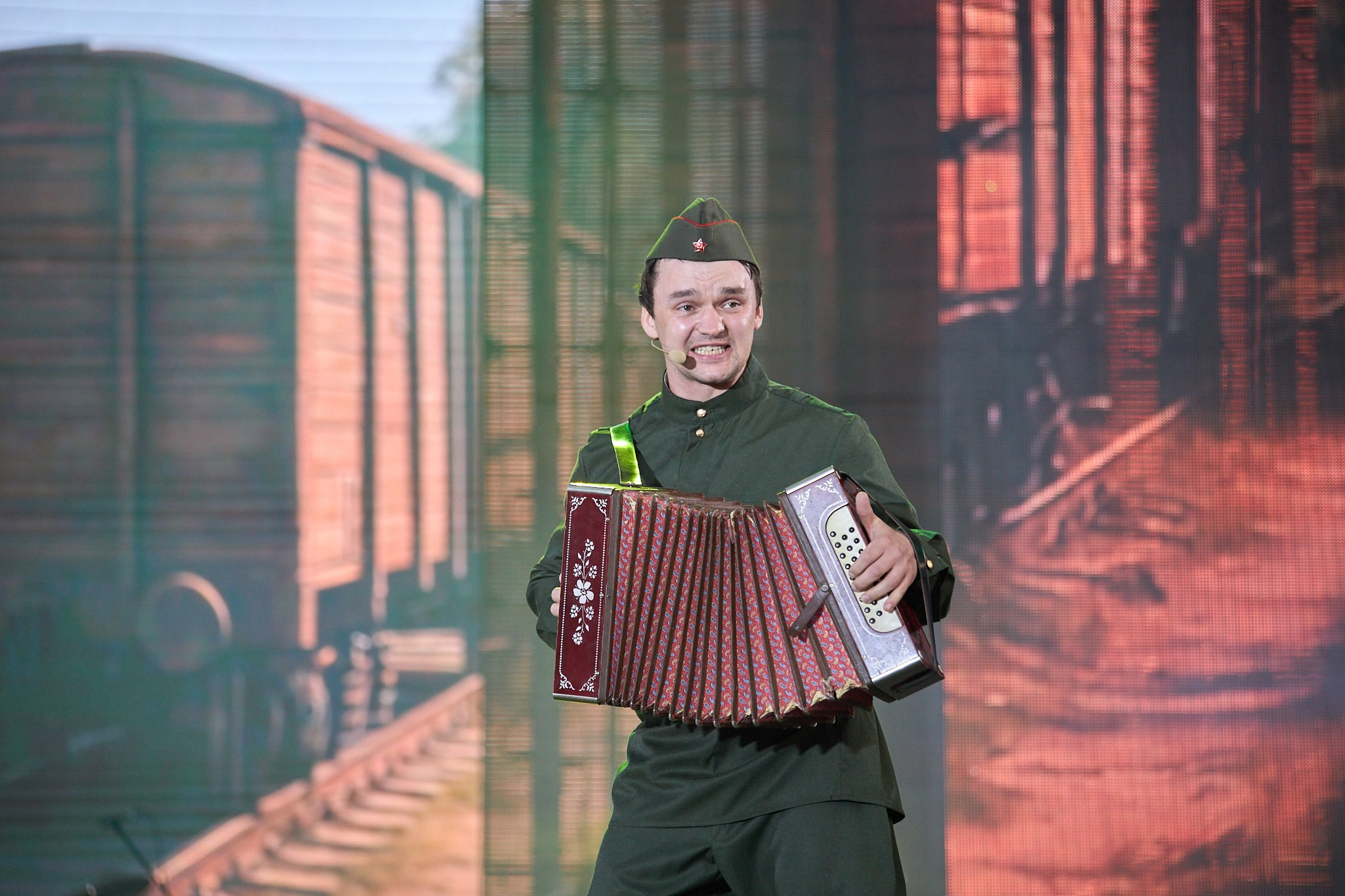 Концерт 9 мая 2025 года на соборной площади. Фотограф Омск | Александр Вандеров