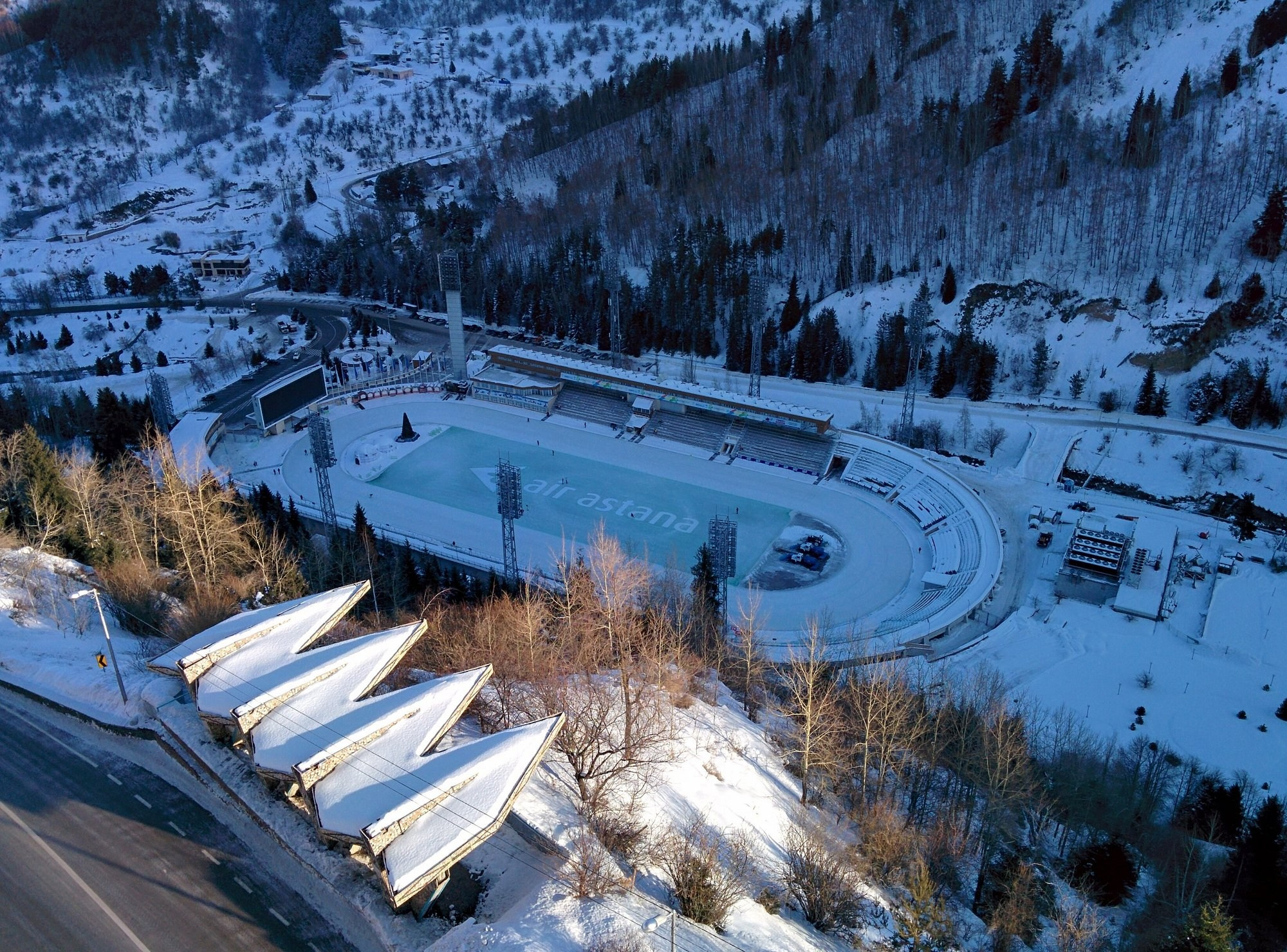 Высокогорный каток Медео (Медеу) в Алматы — легендарная ледовая арена