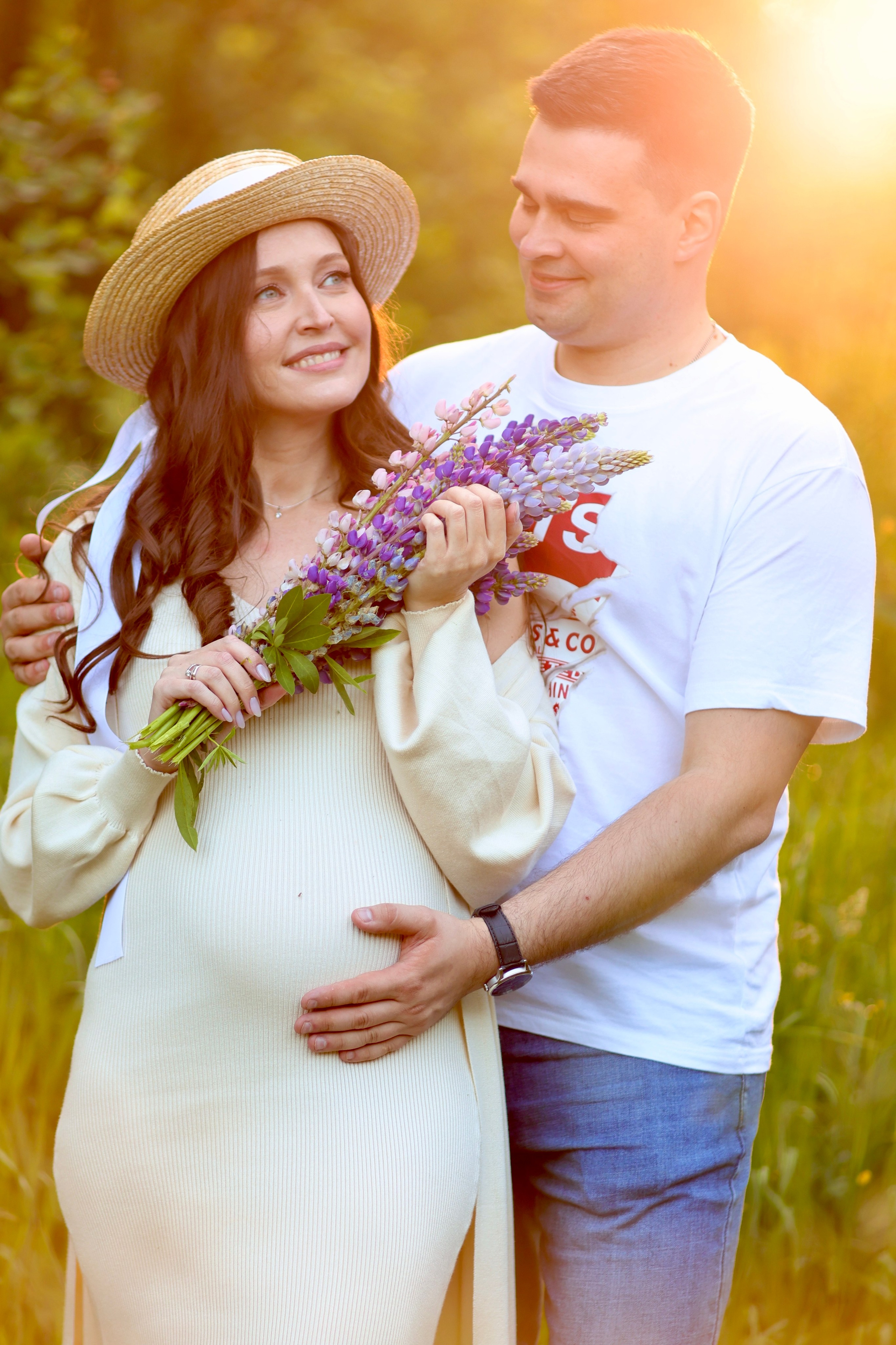 Фотосессия в люпинах. Свадебный и семейный фотограф-Королева Натали/Раменское-Жуковский-Москва/тел.+7 (985) 153-75-43