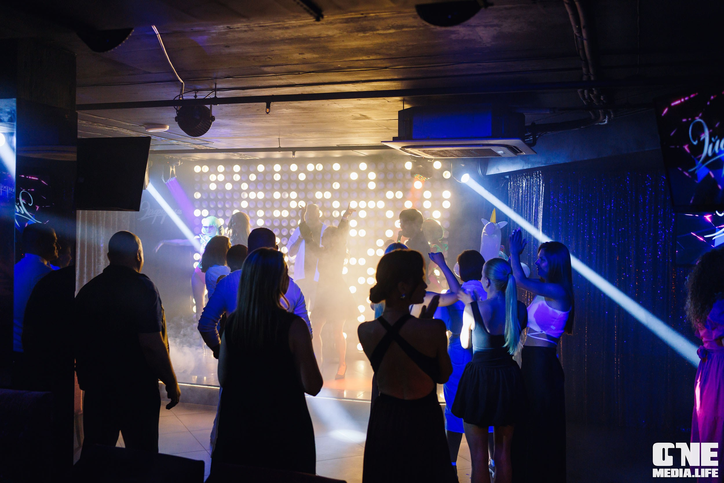 Фоторепортаж из караоке-клуба Эйфория. One Media Life: фоторепортажи, фотоотчеты с мероприятий и заведений