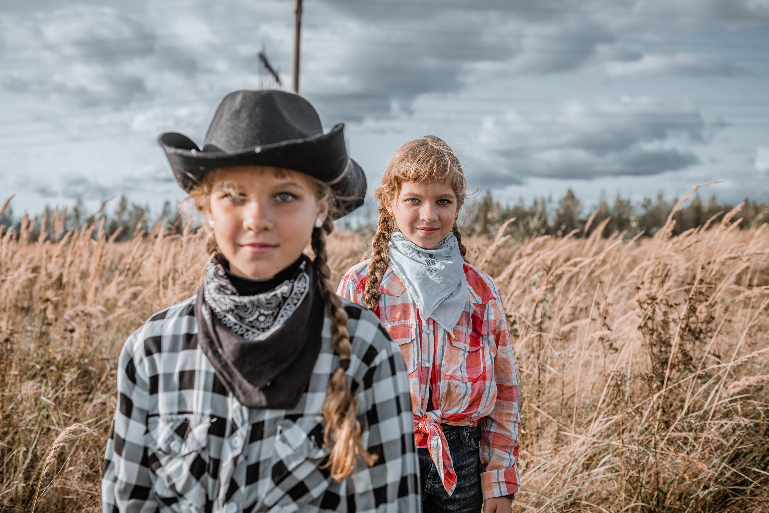 Ира и Маша, серия «Cowboys». Коваленко Светлана, фотограф в Москве. Концерты, события и люди