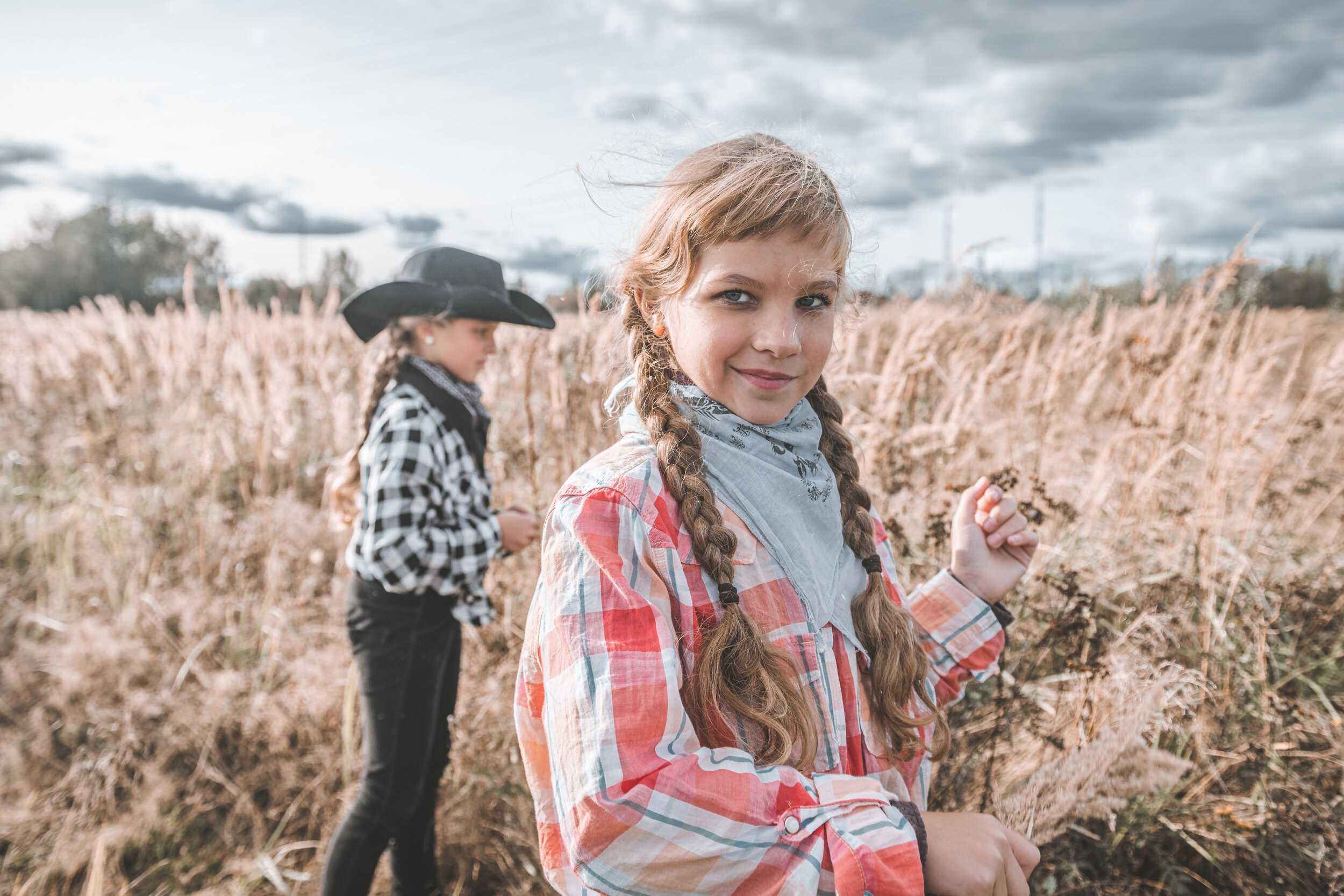 Ира и Маша, серия «Cowboys». Коваленко Светлана, фотограф в Москве. Концерты, события и люди
