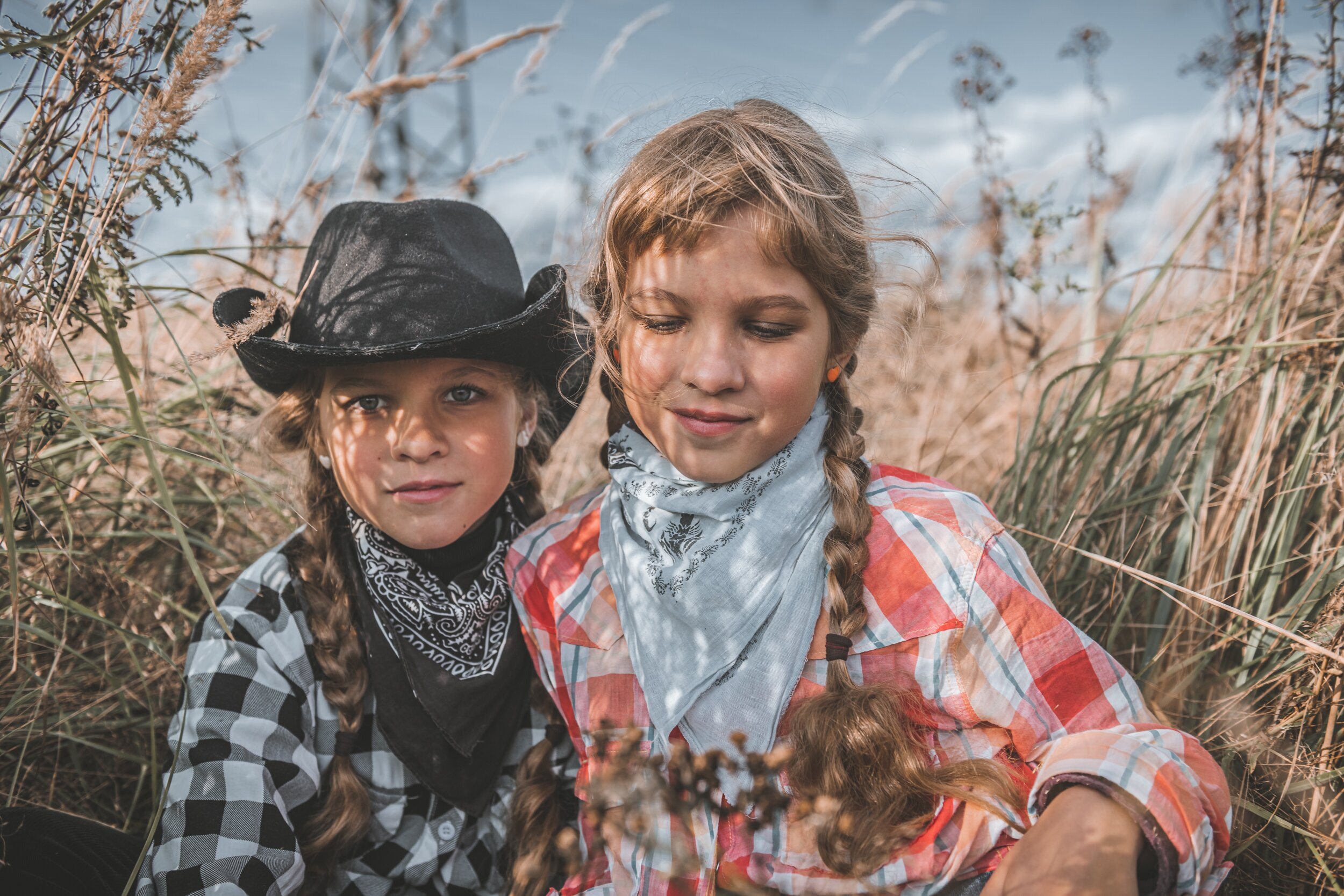 Ира и Маша, серия «Cowboys». Коваленко Светлана, фотограф в Москве. Концерты, события и люди