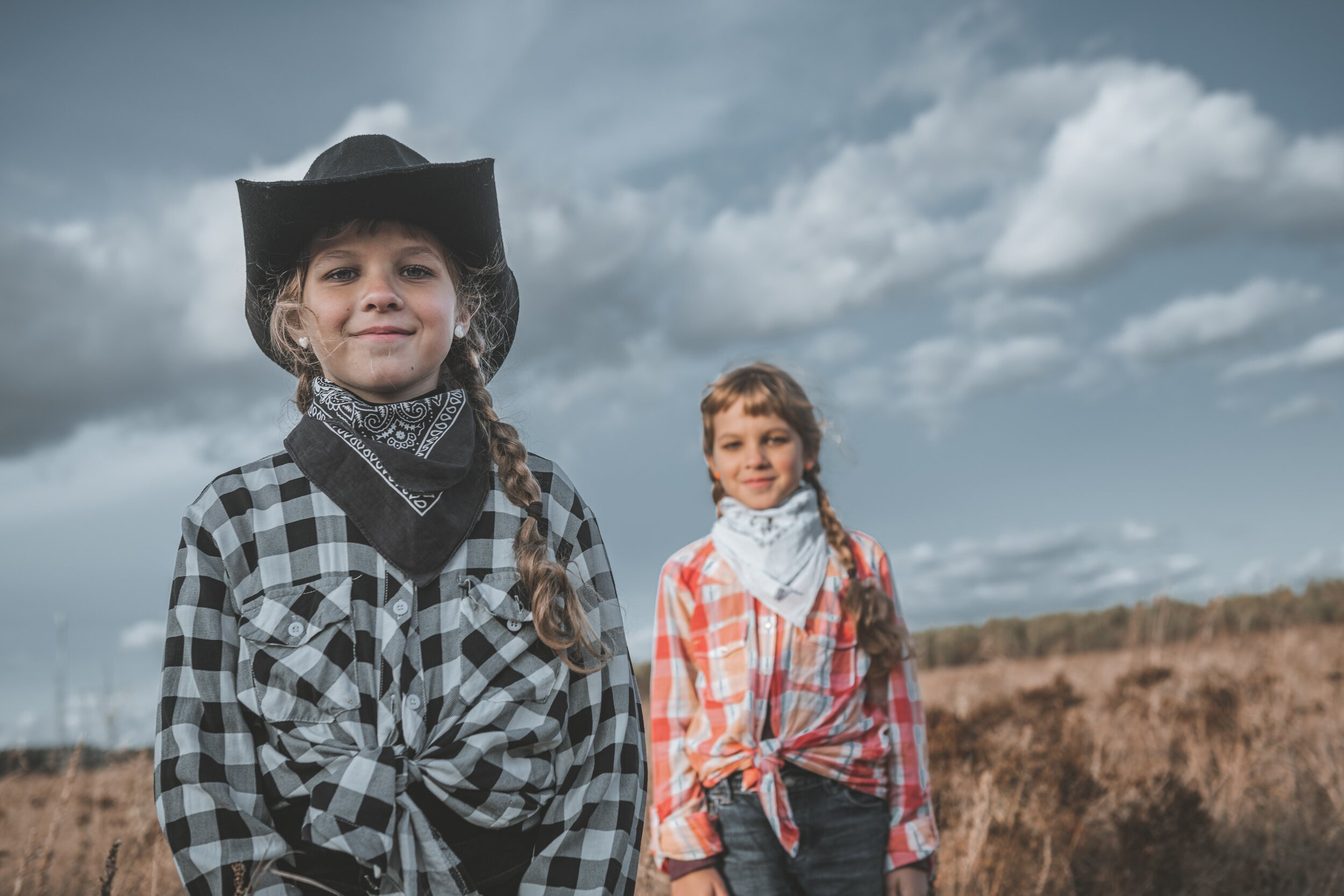 Ира и Маша, серия «Cowboys». Коваленко Светлана, фотограф в Москве. Концерты, события и люди