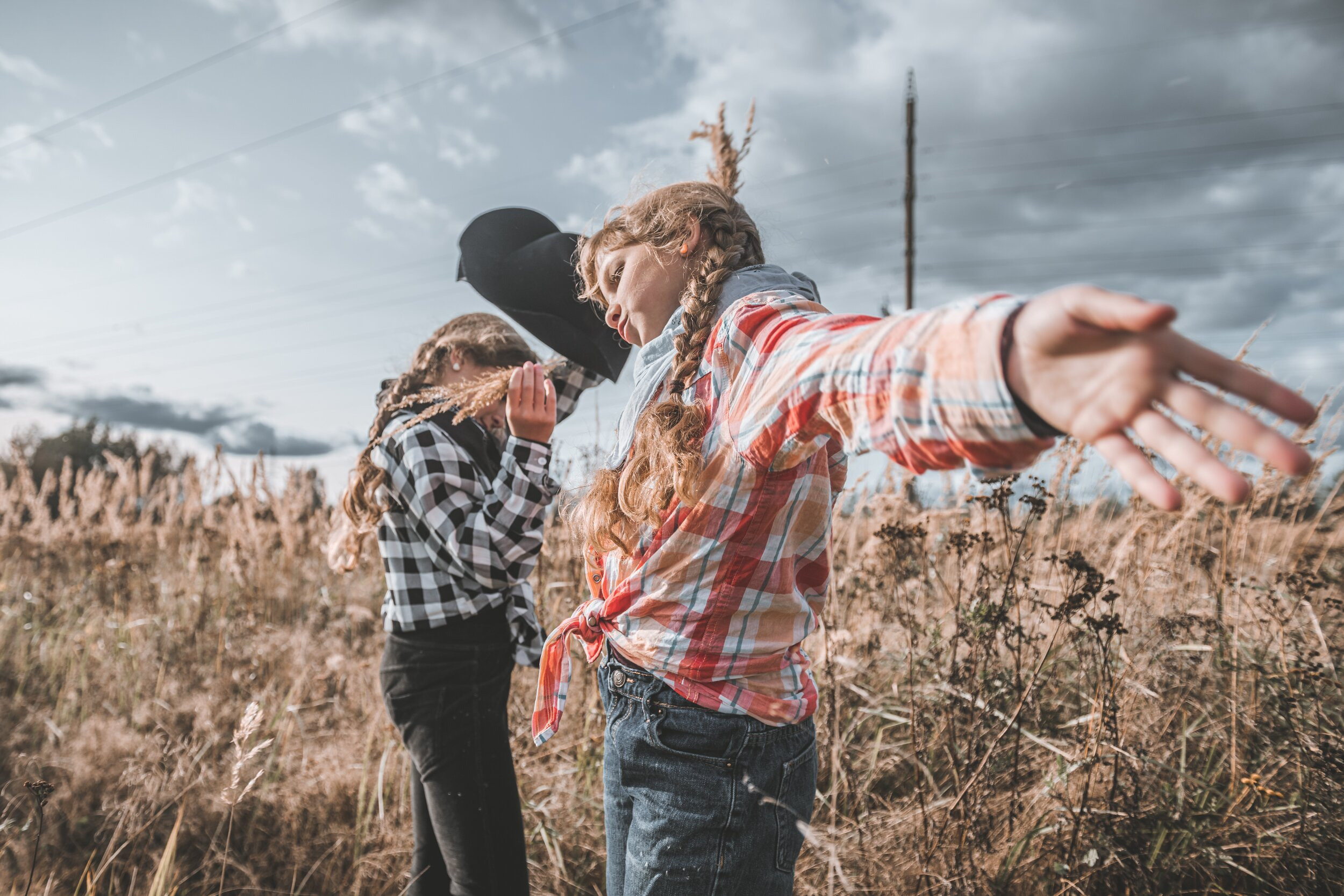 Ира и Маша, серия «Cowboys». Коваленко Светлана, фотограф в Москве. Концерты, события и люди
