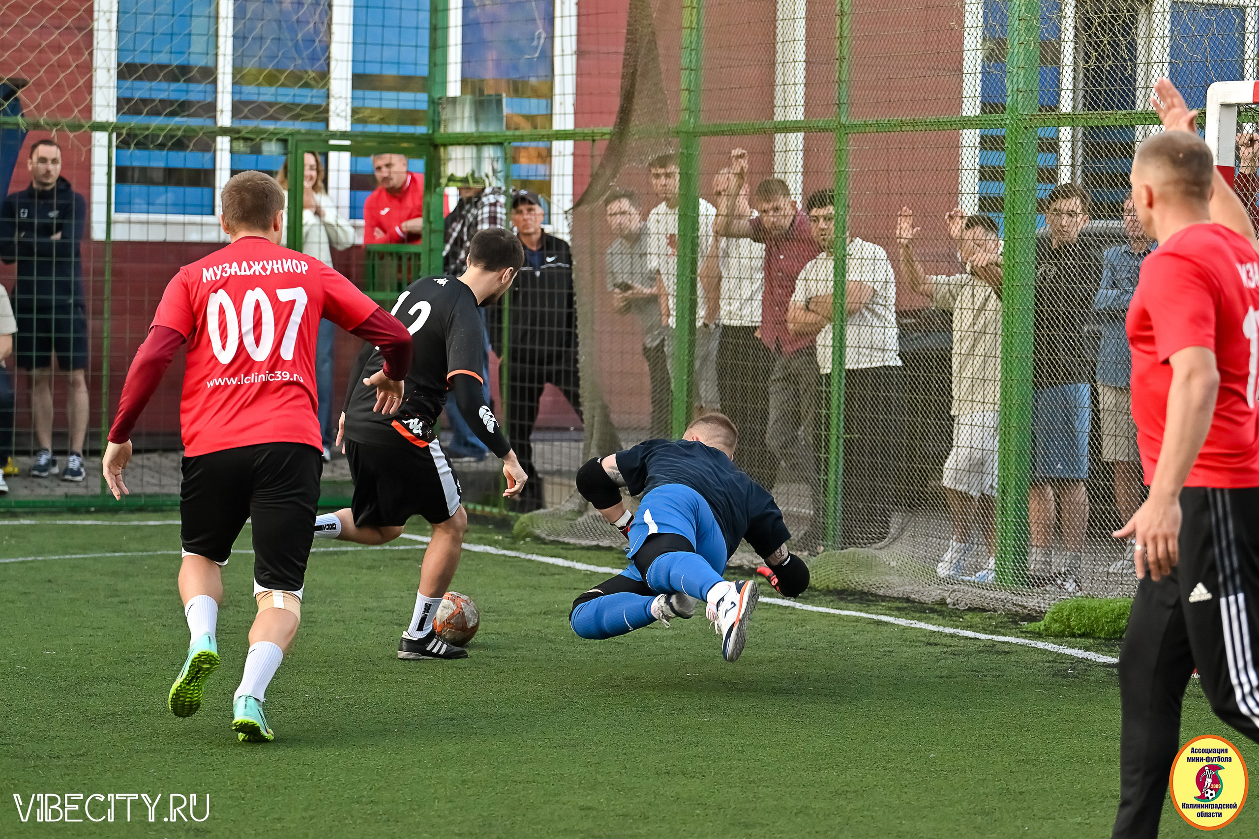 ИГРЫ МИНИ-ФУТБОЛЬНОЙ И КОРПОРАТИВНОЙ ЛИГИ. VIBECITY.RU Вайб Сити Ру Фоторепортажи Фотоотчеты Калининград
