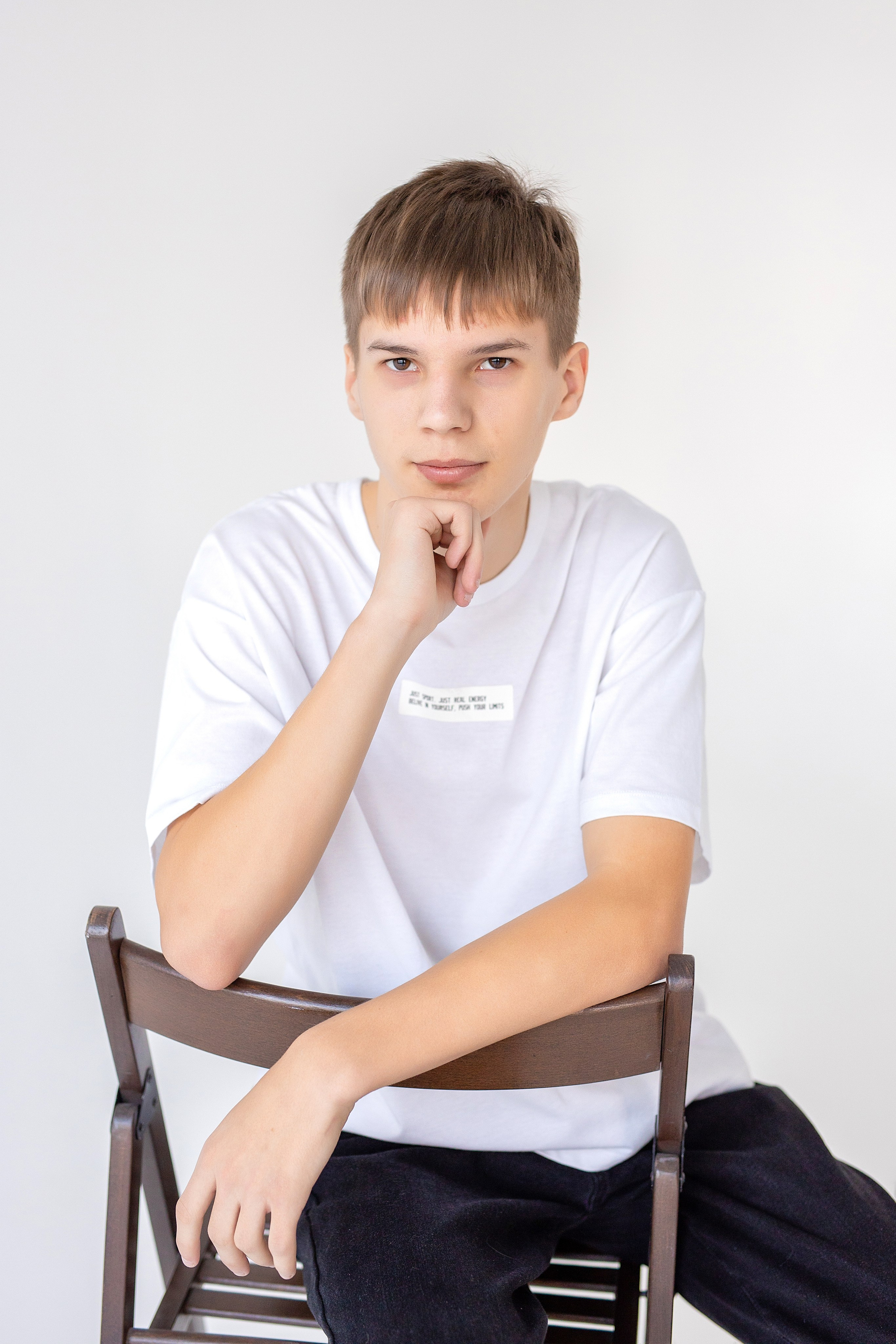 67 школа, 9б класс. Стильный выпускной альбом Владивосток фотограф Вероника Мигачева