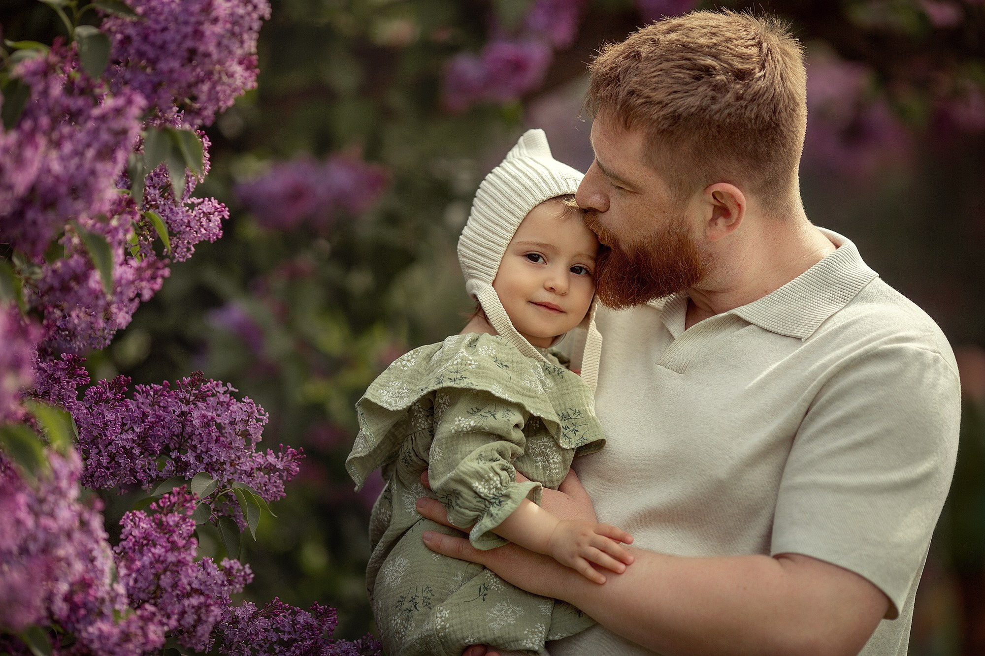 Красивейшая семейная история в цветущей сирени. Tatyana Nadezhdina Family photographer