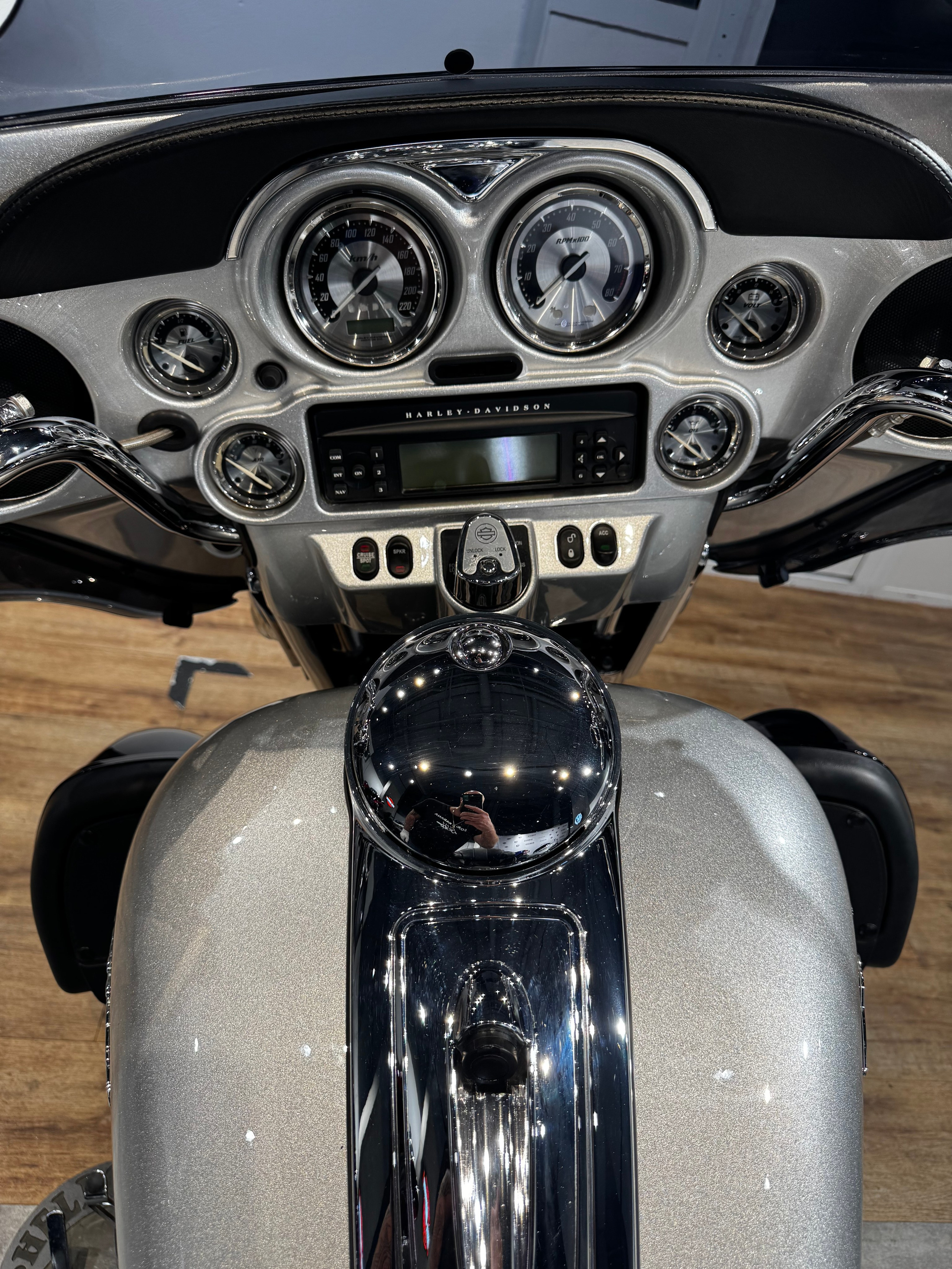 Мотоциклы Harley-Davidson CVO Black Diamond (Touring) — купить мотоцикл. Hello Davidson, Москва. Только хорошие мотоциклы…