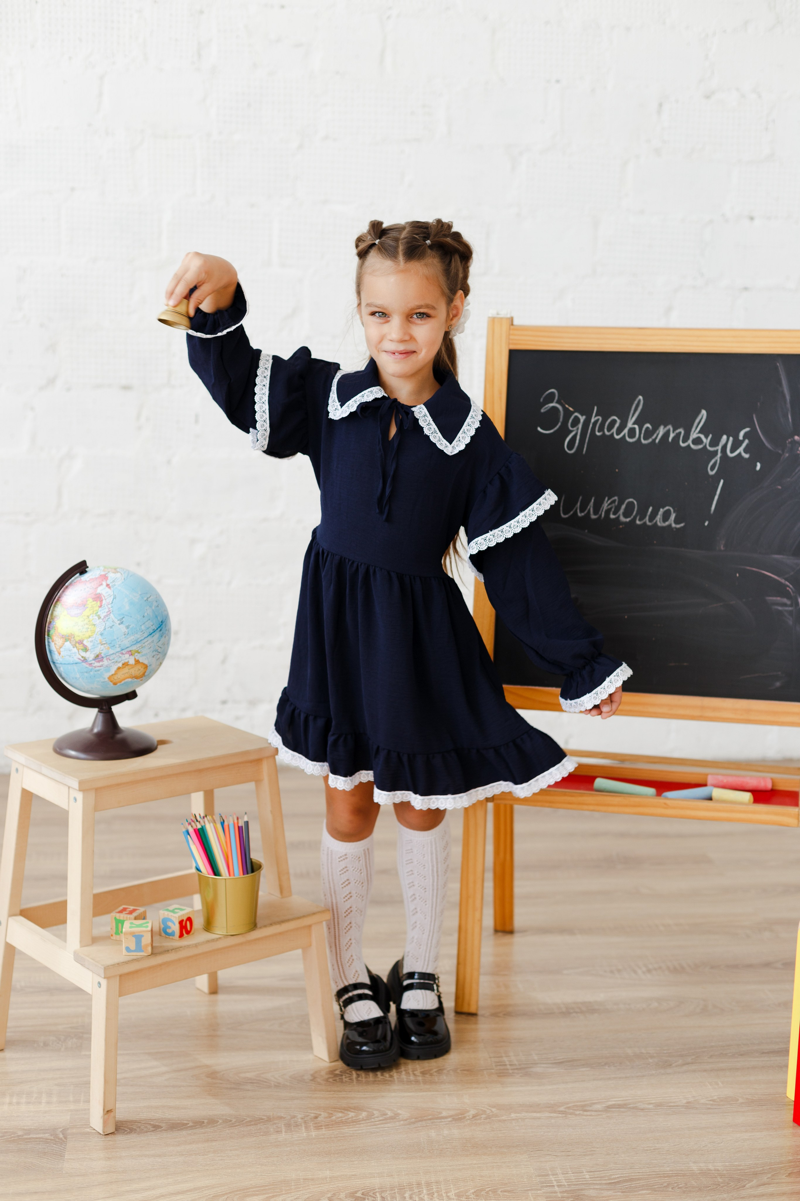 Школьная фотосессия к 1 сентября в студии