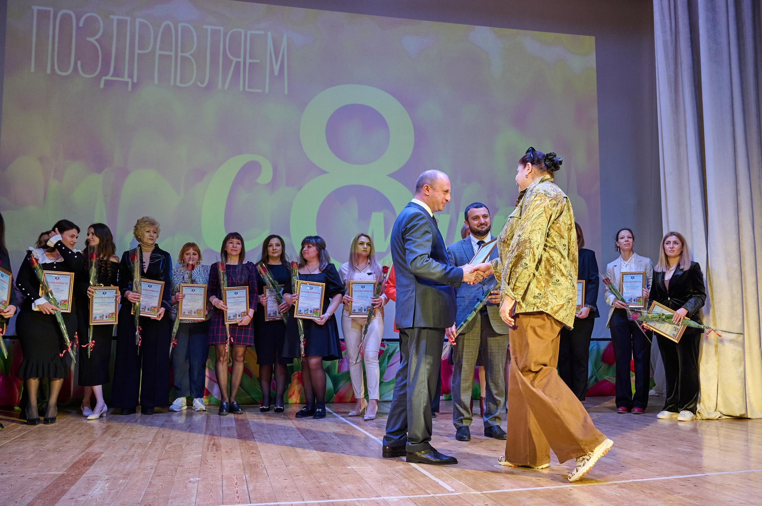 8 марта Кабардинка. Жизнь курорта Кабардинка в фотографиях