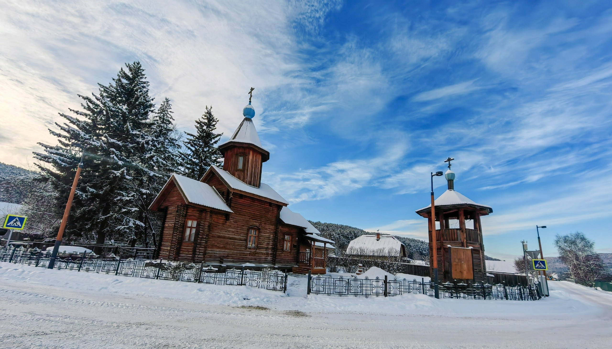 экскурсии Красноярск Овсянка церковь Астафьев индивидуальный тур Красноярск экскурсии фото интересные места что посмотреть куда сходить что посетить достопримечательности Красноярска фототур фотосессия аренда кабриолета аренда микроавтобуса трансфер цена заказать экскурсию программа маршрут смотровые площадки видовые красивые места Национальный парк заповедник Столбы Дивногорск Красноярская ГЭС путешествие туристический маршрут место силы Часовня Параскевы Пятницы Коммунальный мост остров Татышев Бобровый лог Николаевская сопка набережная Енисея село Овсянка музей Астафьева Караульная гора Виноградовский мост гид экскурсовод индивидуальная экскурсия фотосъемка виды на Енисей фанпарк Бобровый лог парк флоры и фауны Роев ручей Торгашинский хребет скала Такмак вантовый мост куда сходить цены расписание заказать онлайн экскурсионное обслуживание трансфер на комфортабельном автобусе