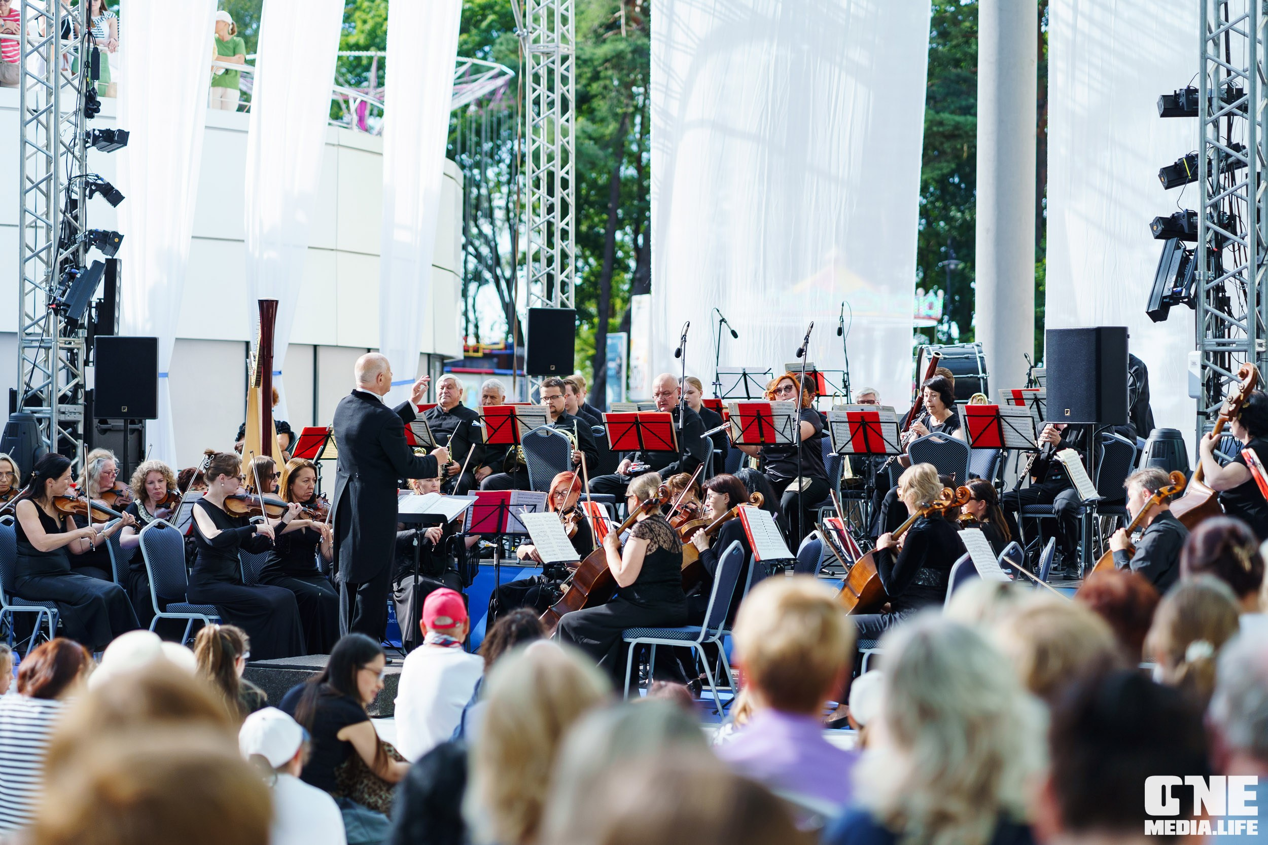 Фоторепортаж с фестиваля «Симфония ветра» в Янтарь Холле. One Media Life: фоторепортажи, фотоотчеты с мероприятий и заведений