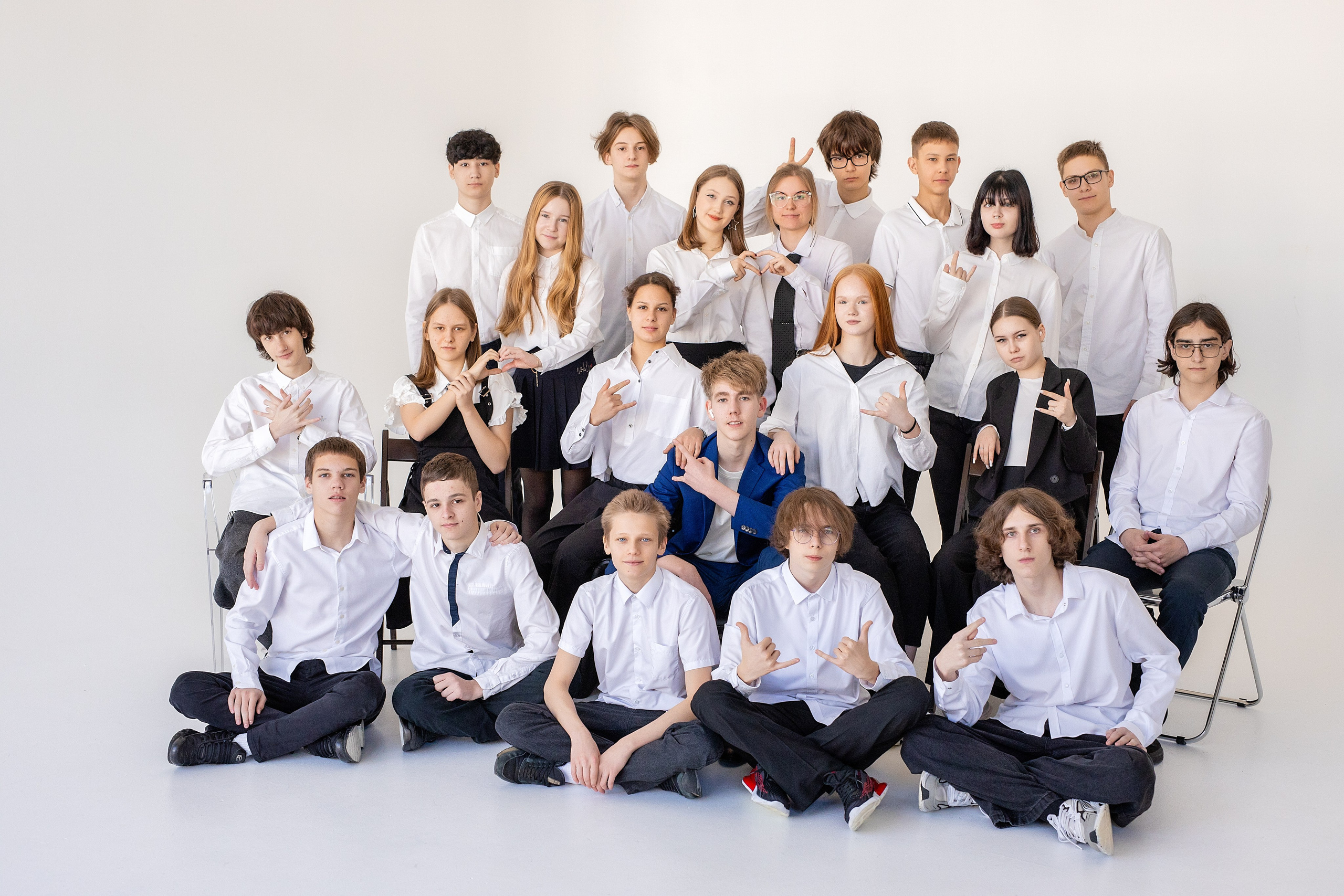 67 школа, 9б класс. Стильный выпускной альбом Владивосток фотограф Вероника Мигачева