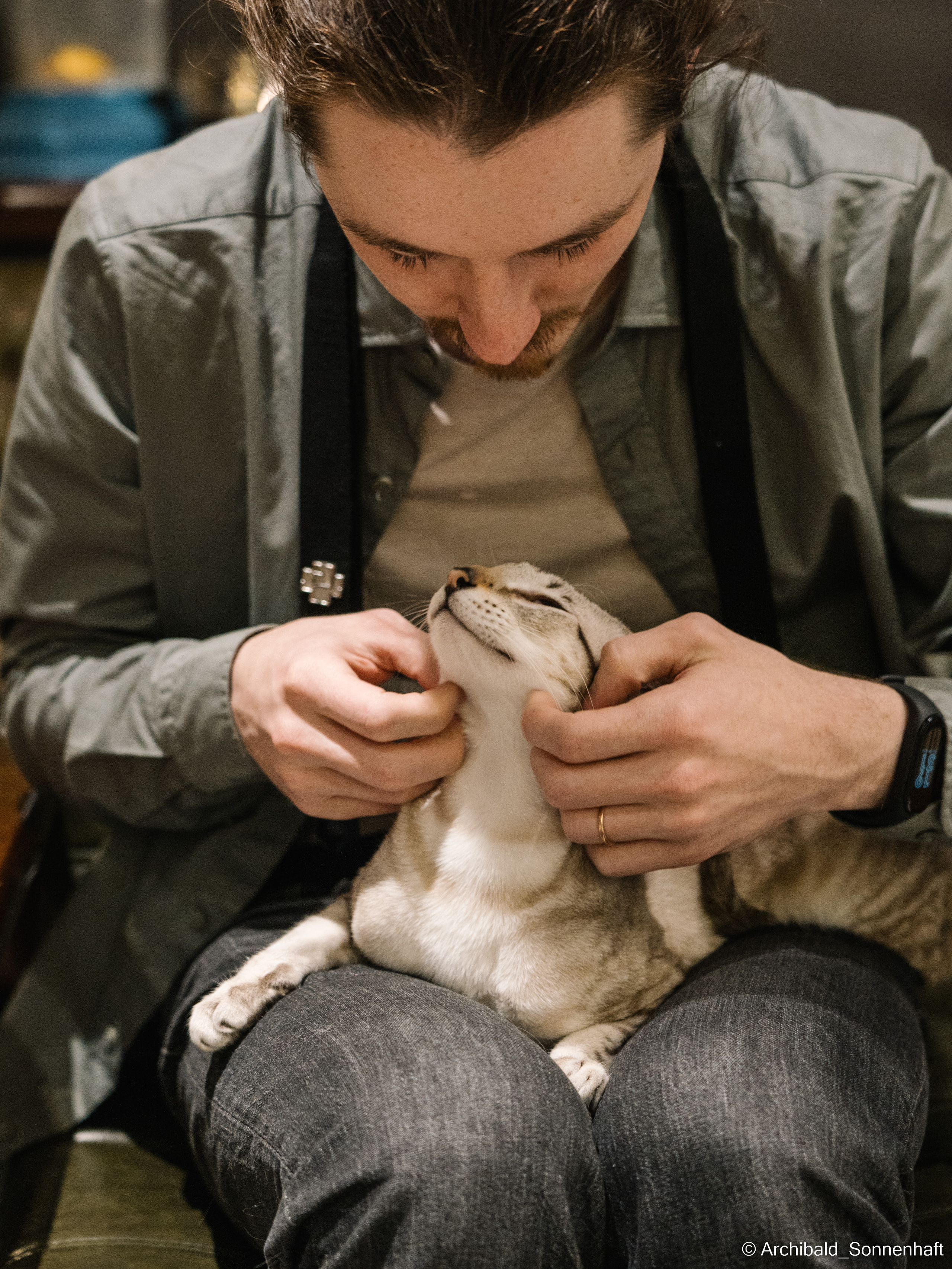 Catfe. Photographer in Guangzhou, China. Archibald Sonnenhaft