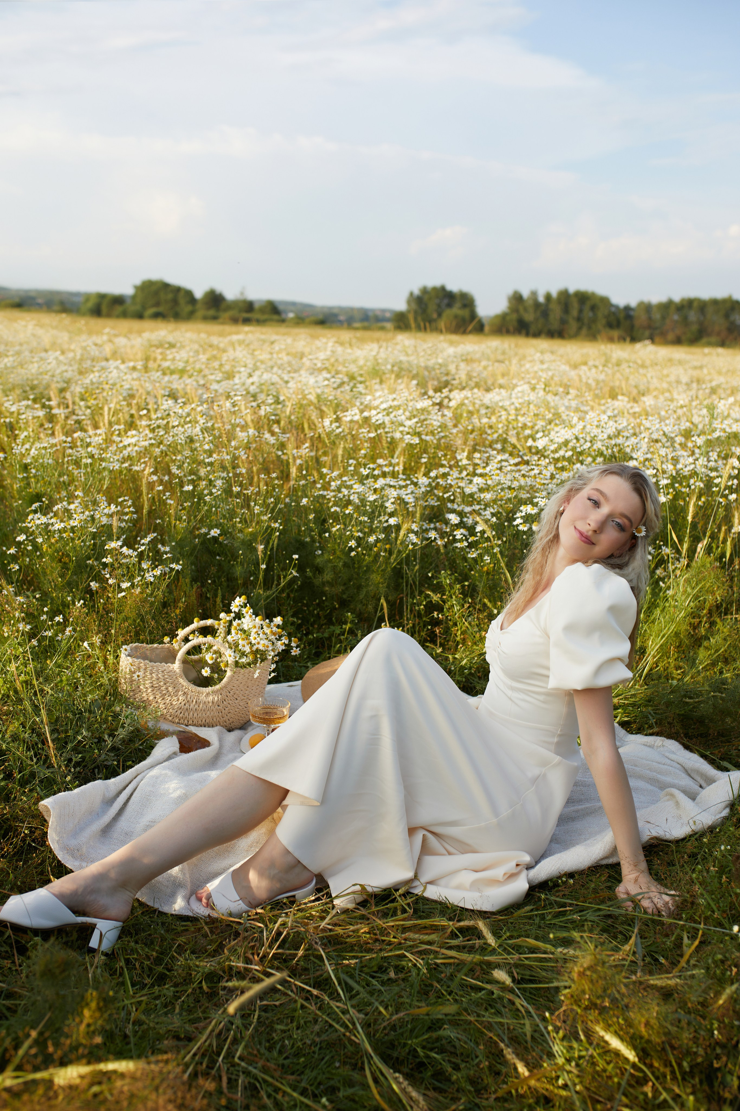 Летняя фотосессия в ромашковом поле. Фотограф в Москве и Одинцово Кравченко Кристина