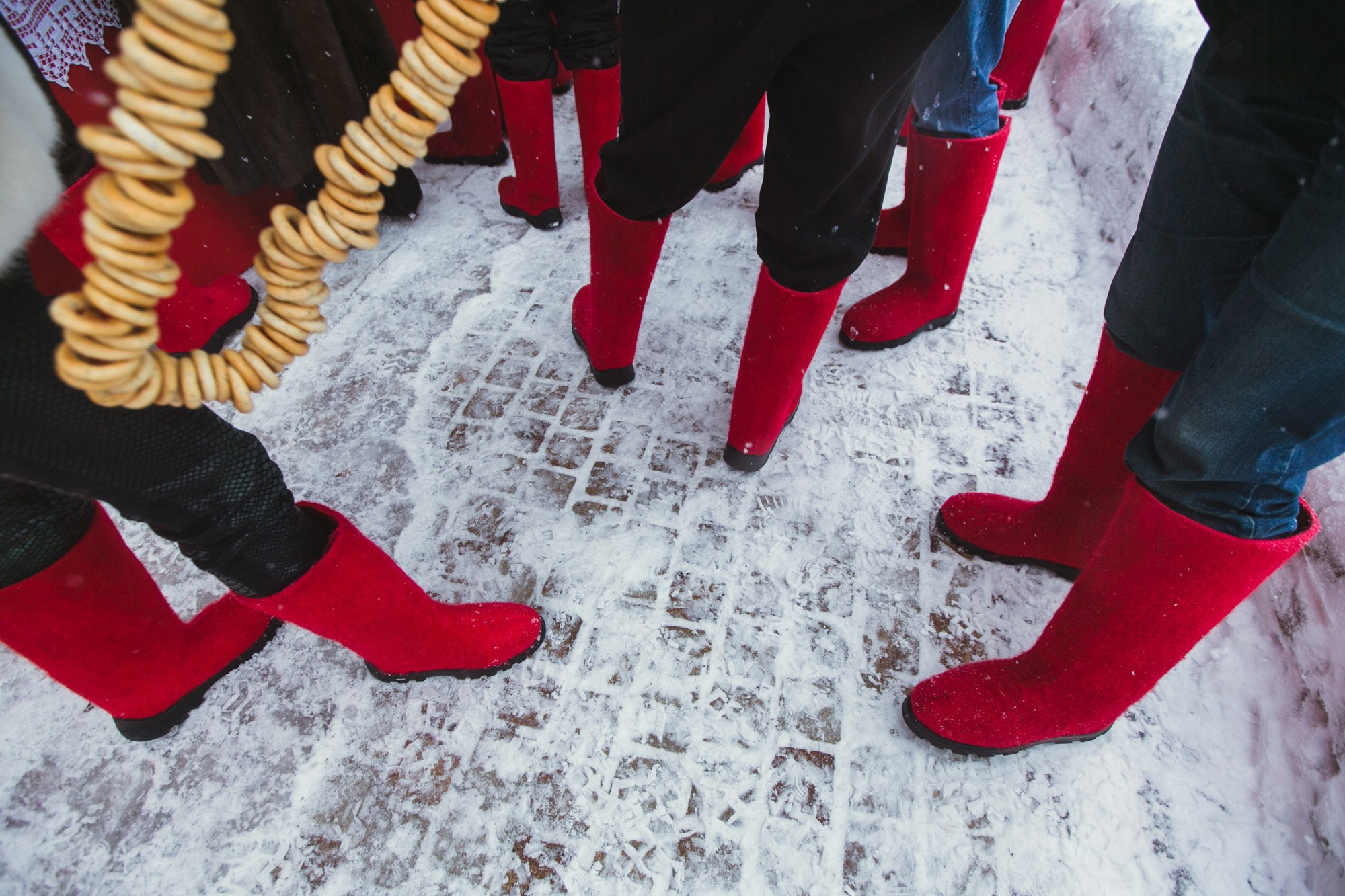 Зимняя свадьба в русских традициях. Семейный, портретный и свадебный фотограф в Санкт-Петербурге и Москве