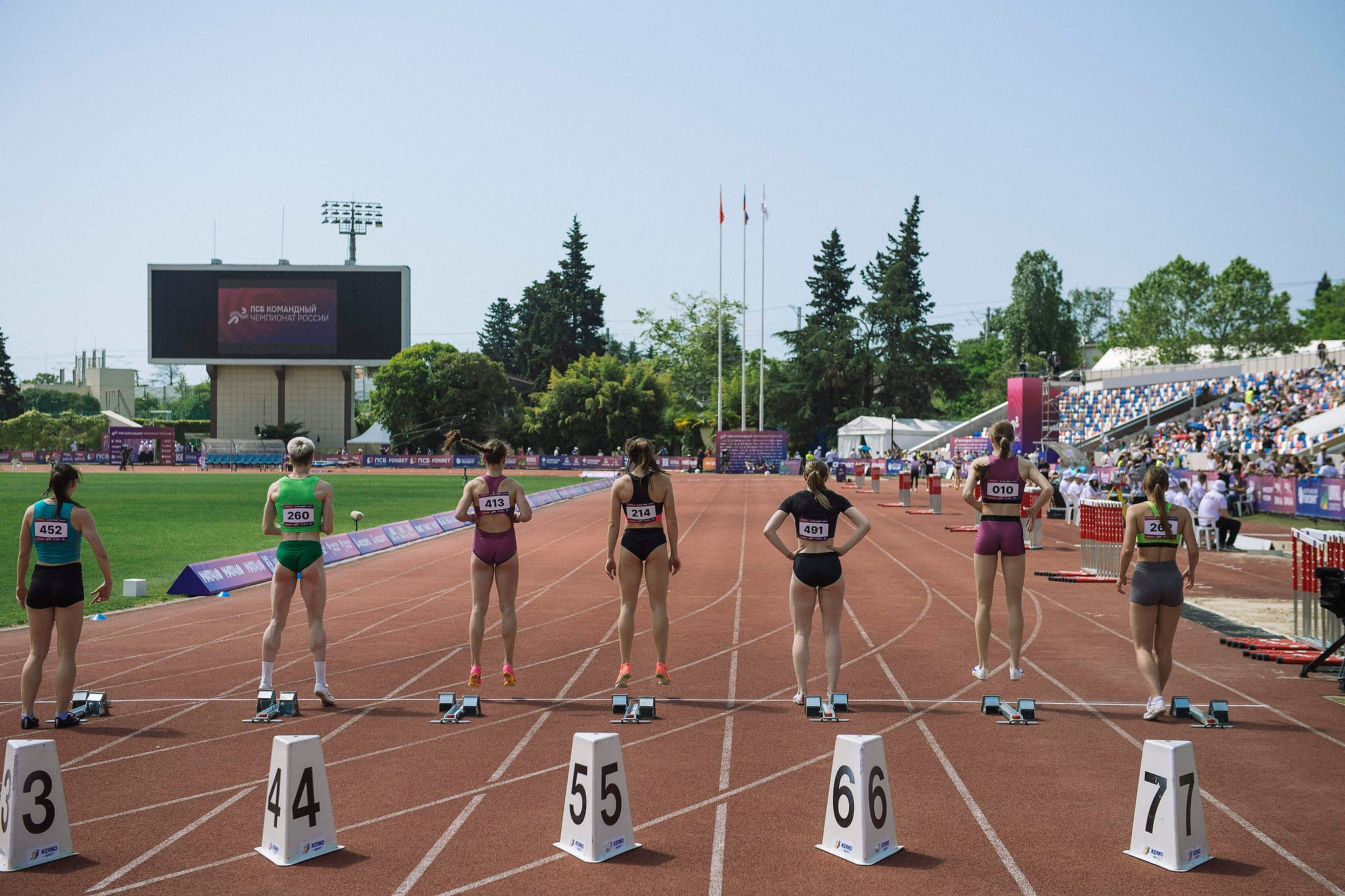 Забег у женщин 100 метров на Командном чемпионате России.