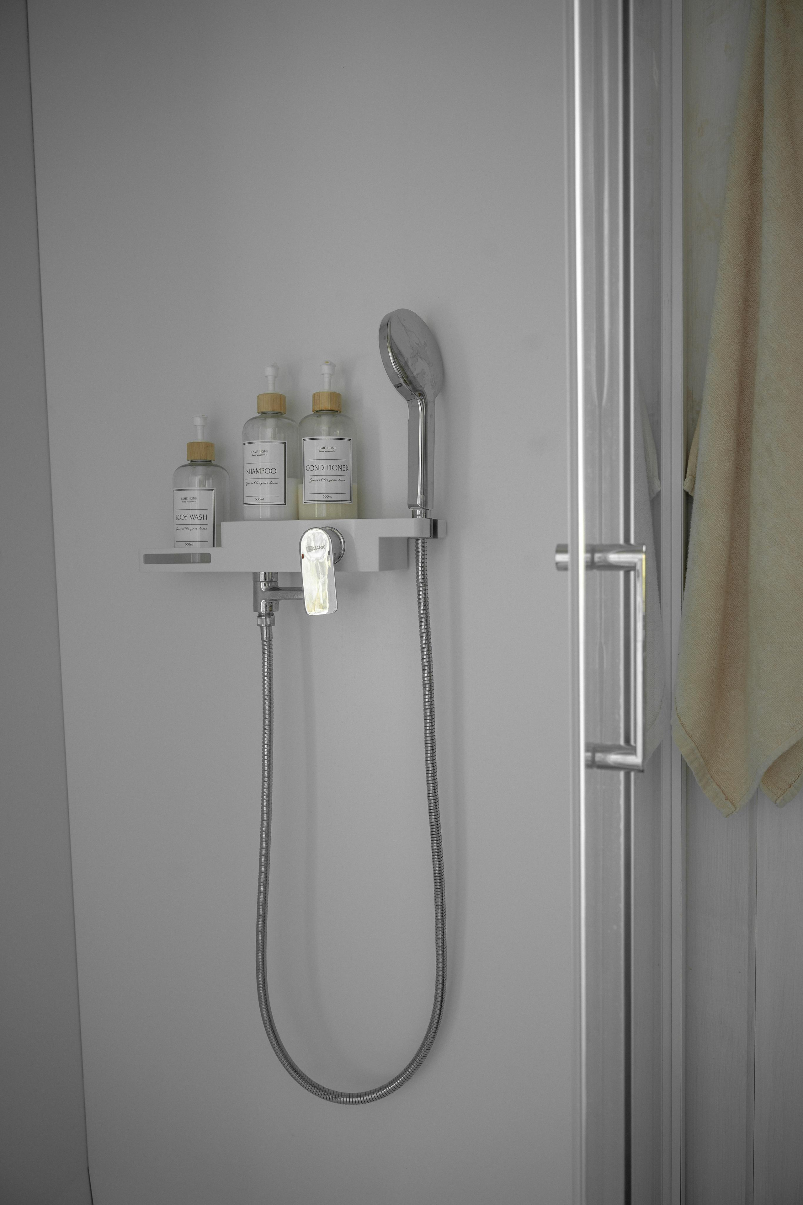 Дом под деревом под Истрой