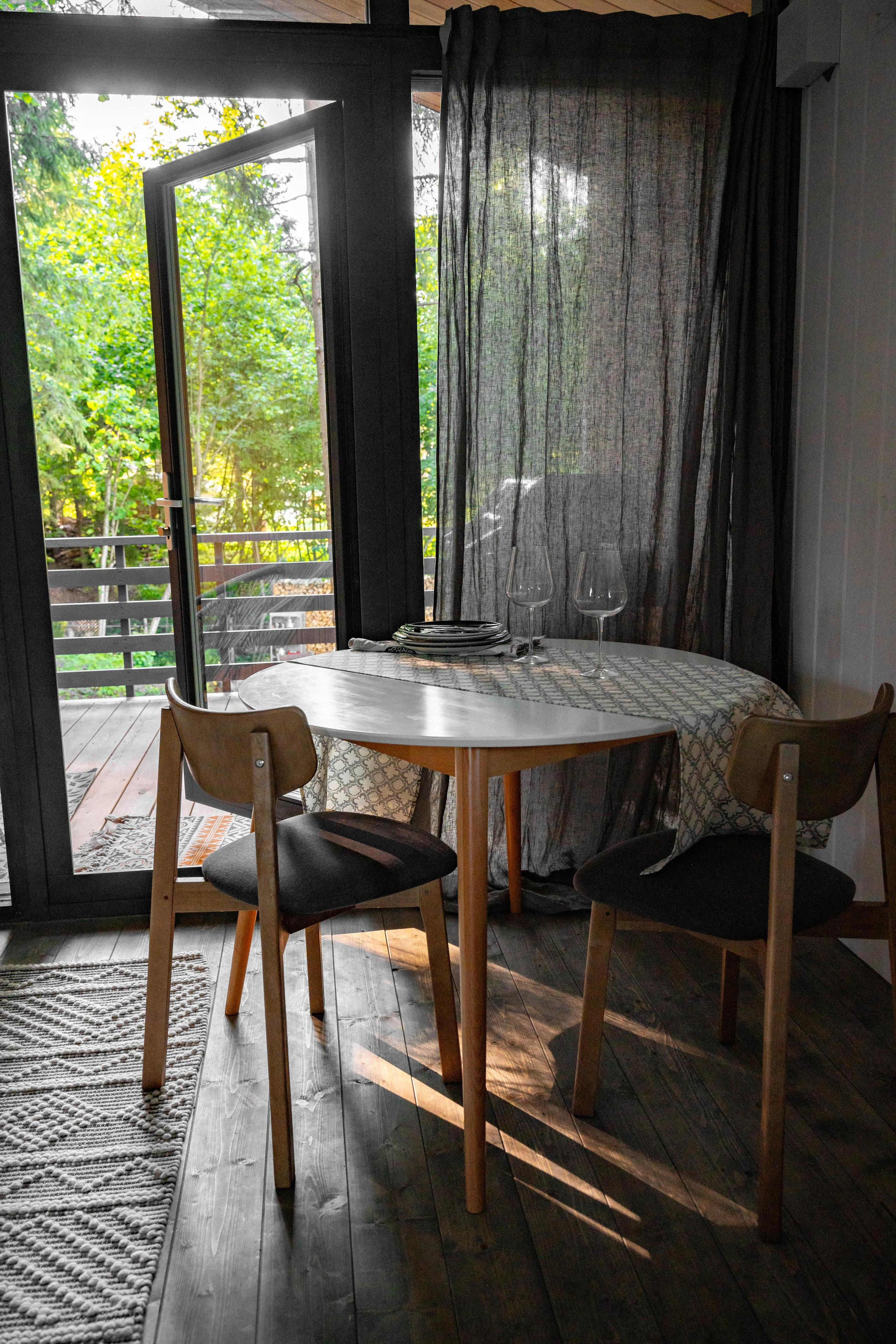 Дом под деревом под Истрой