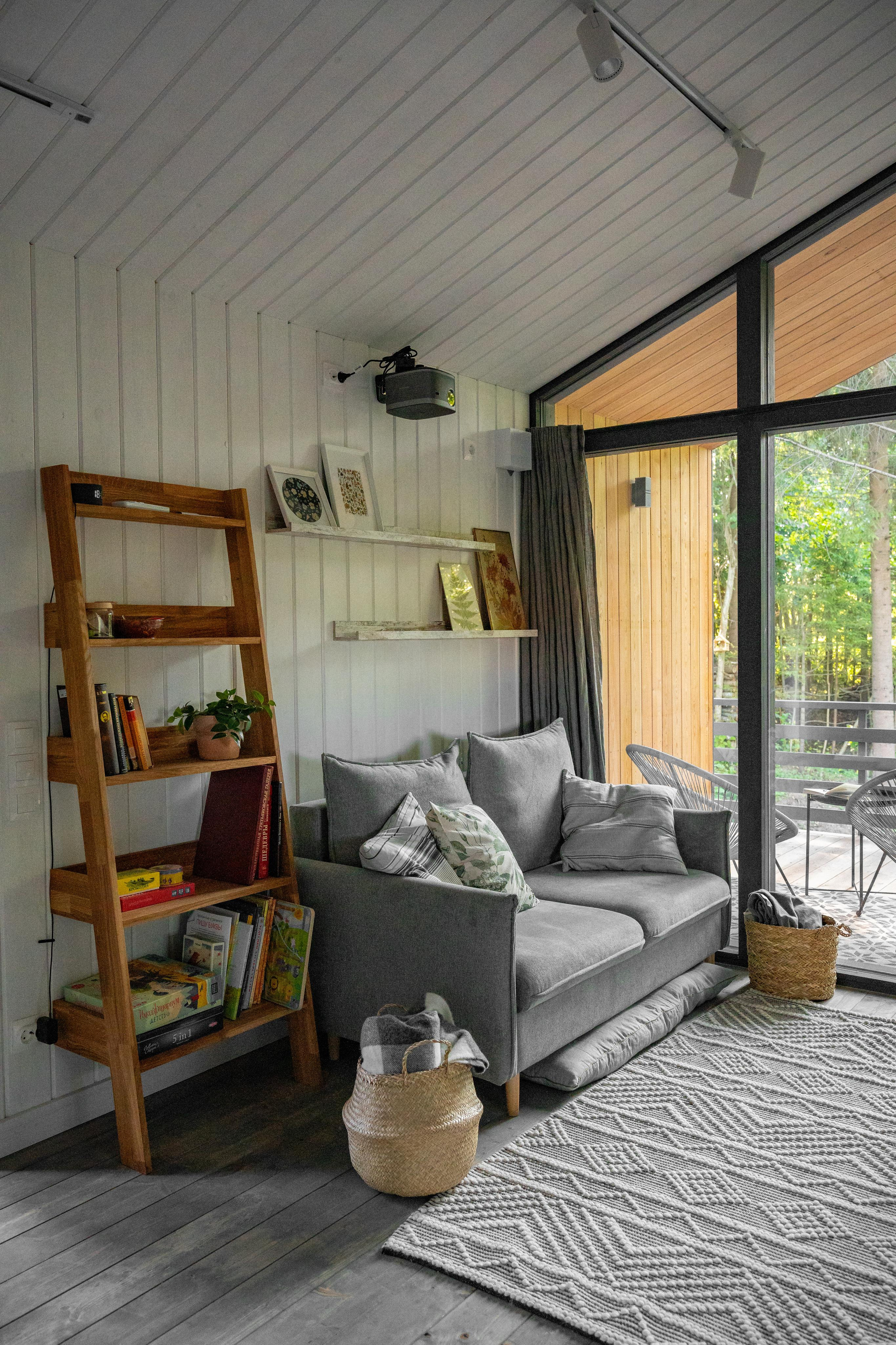 Дом под деревом под Истрой