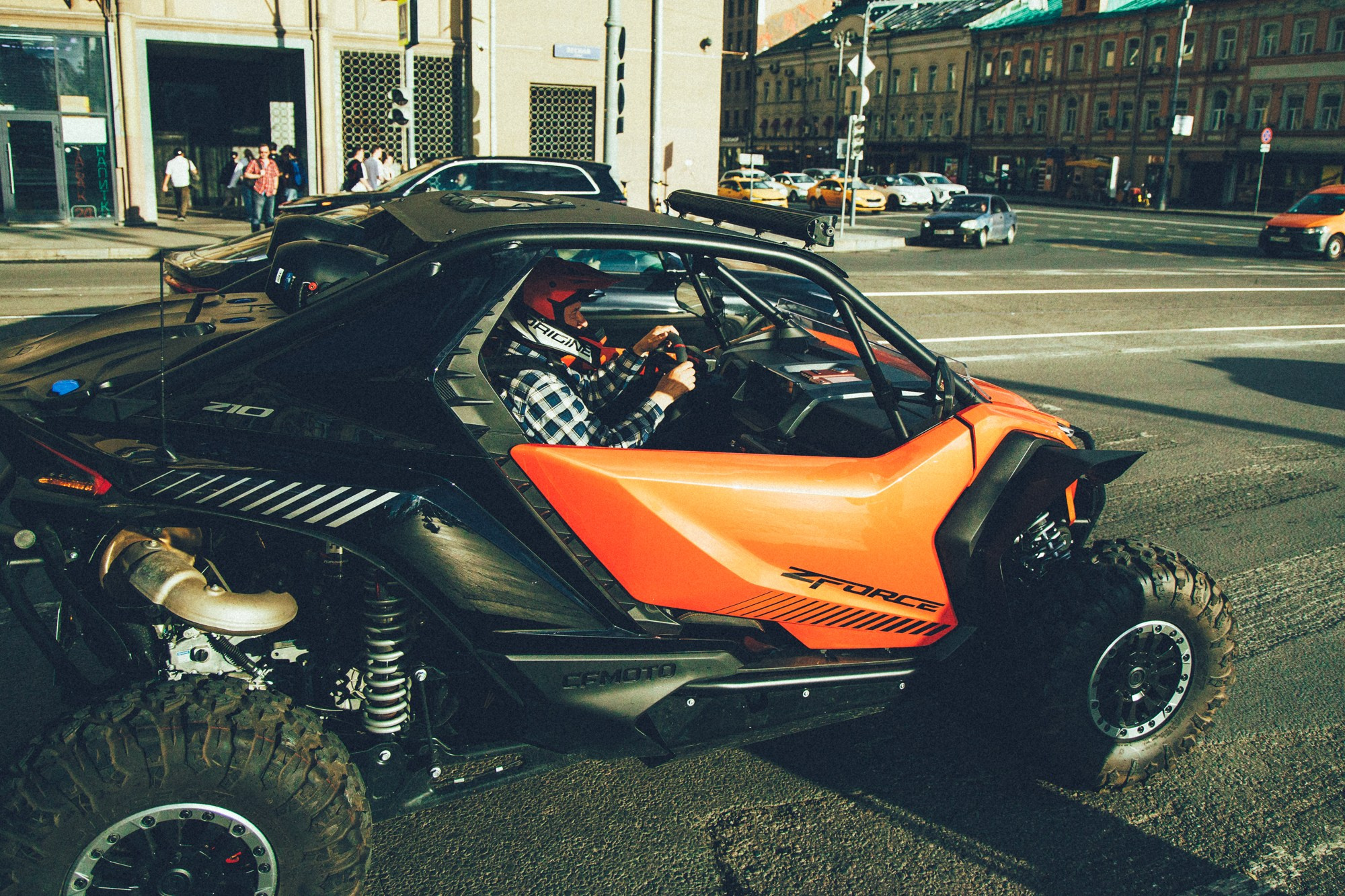 STREETSAGA — уличный фотограф в Москве. Стрит, портреты, путешествия и студийная съёмка